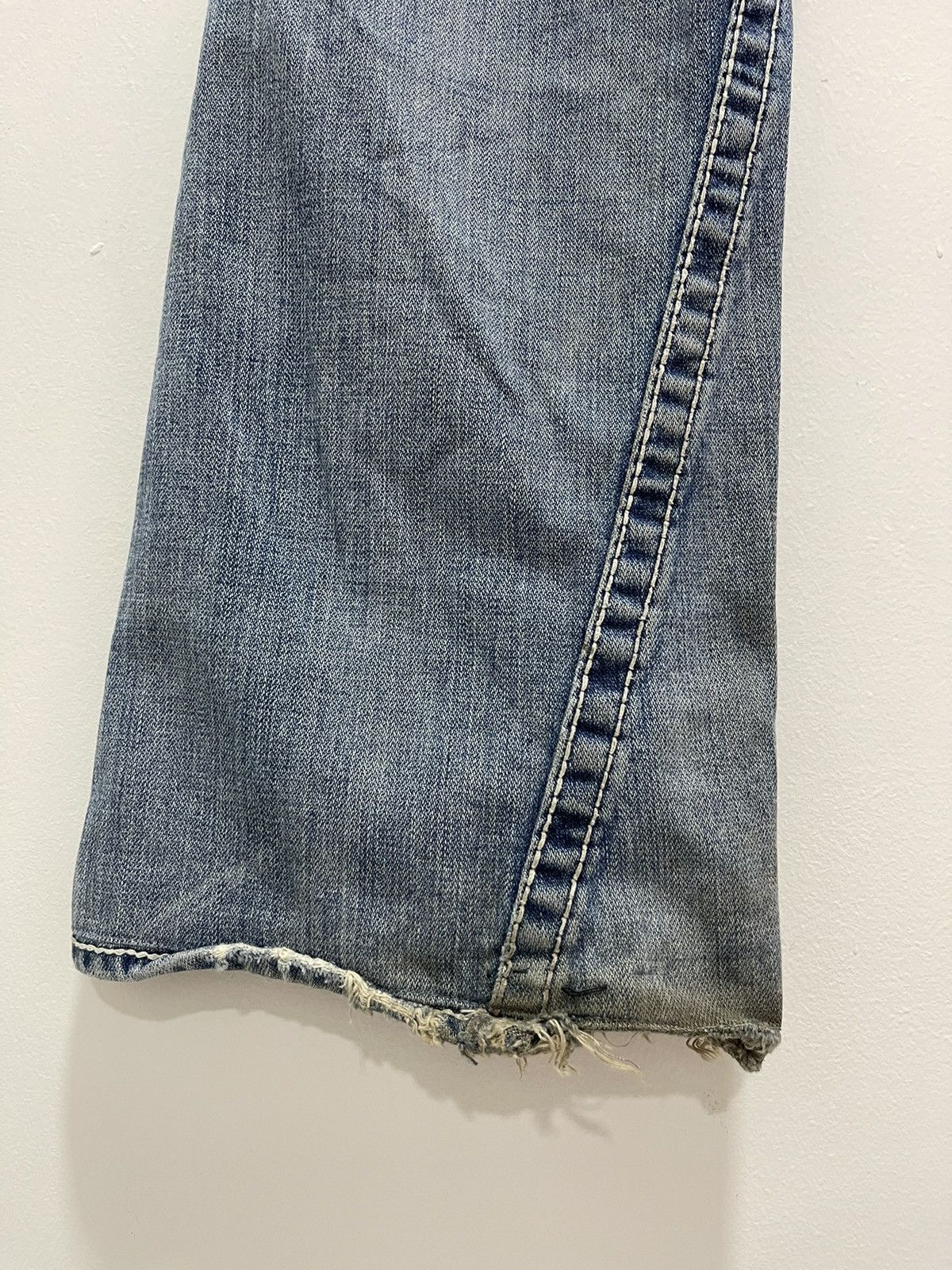 True Religion TRUE RELIGION BOOTCUT DISTRESSED JEANS MADE IN USA Size US 29 - 12 Thumbnail