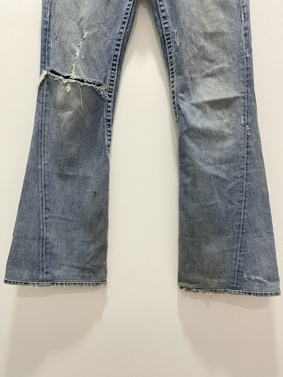 True Religion TRUE RELIGION BOOTCUT DISTRESSED JEANS MADE IN USA Size US 29 - 4 Thumbnail
