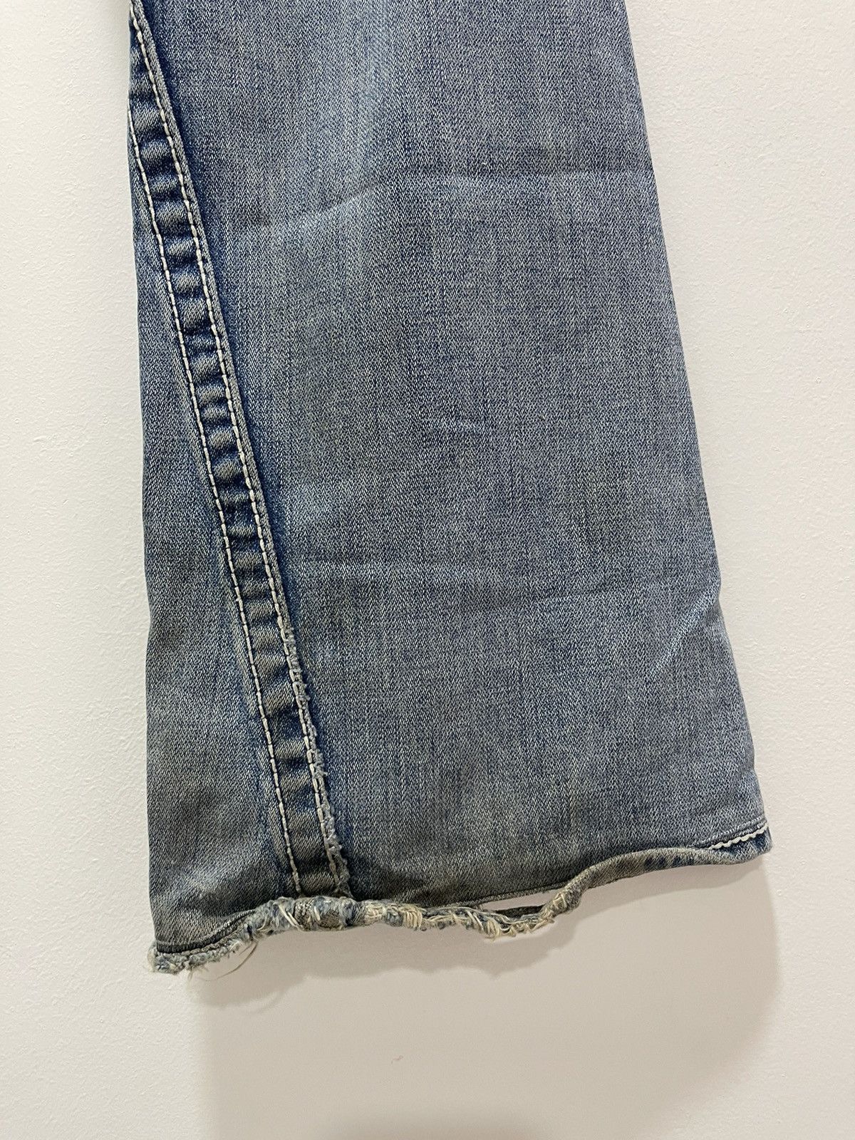 True Religion TRUE RELIGION BOOTCUT DISTRESSED JEANS MADE IN USA Size US 29 - 11 Thumbnail