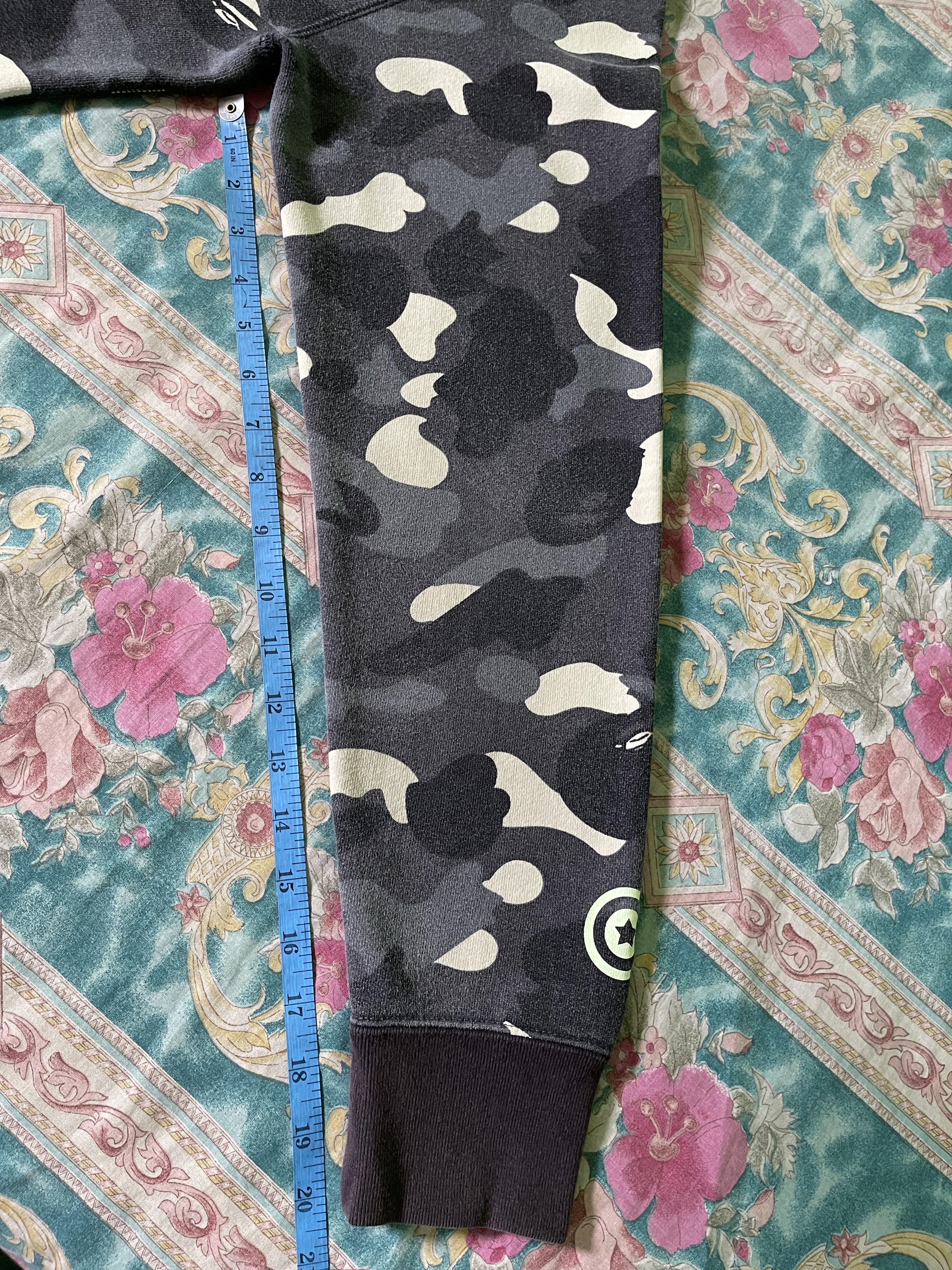 Bape Hoodie Bape shark Black City Camo GITD Size US M / EU 48-50 / 2 - 25 Thumbnail