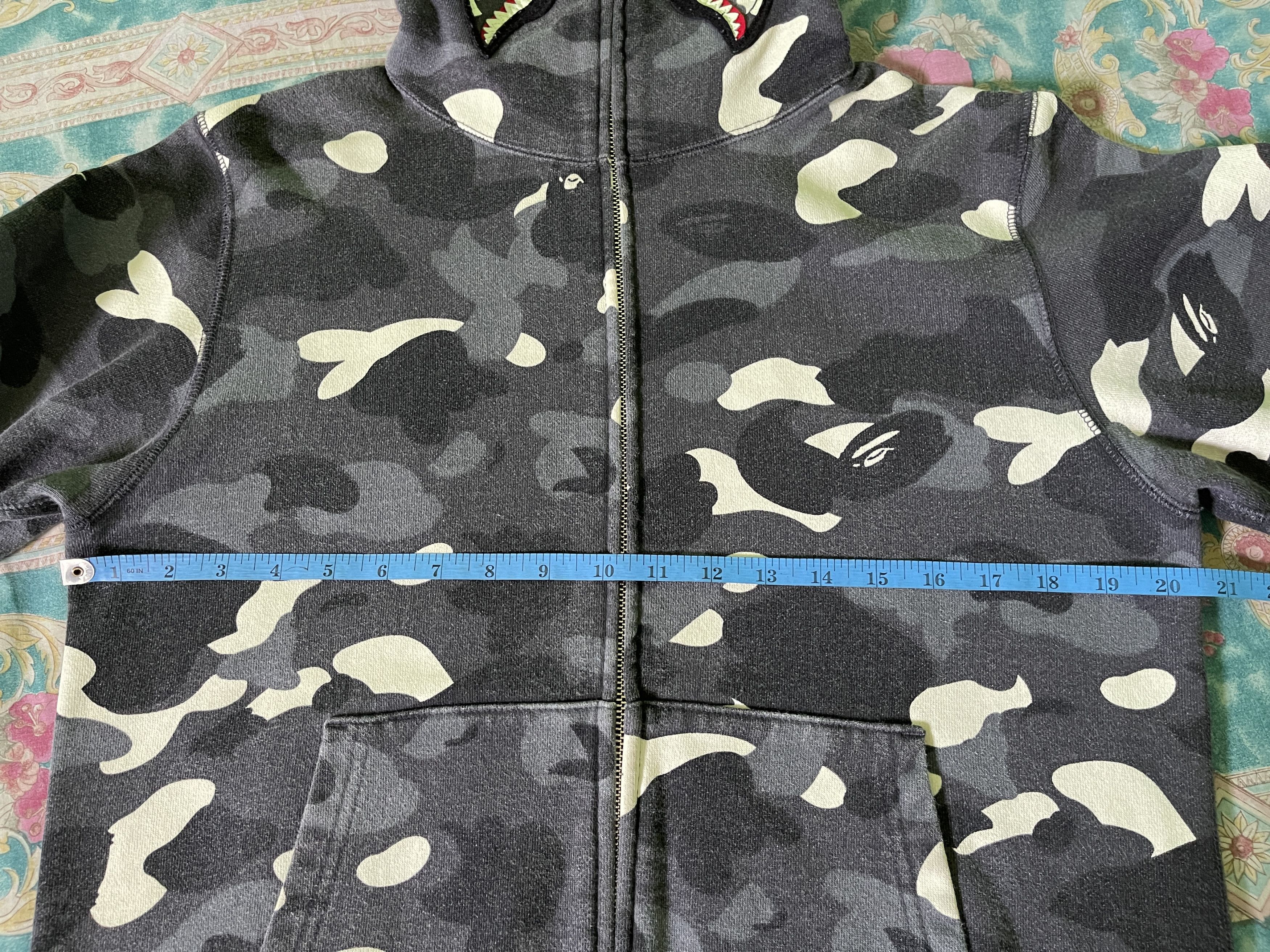 Bape Hoodie Bape shark Black City Camo GITD Size US M / EU 48-50 / 2 - 23 Thumbnail