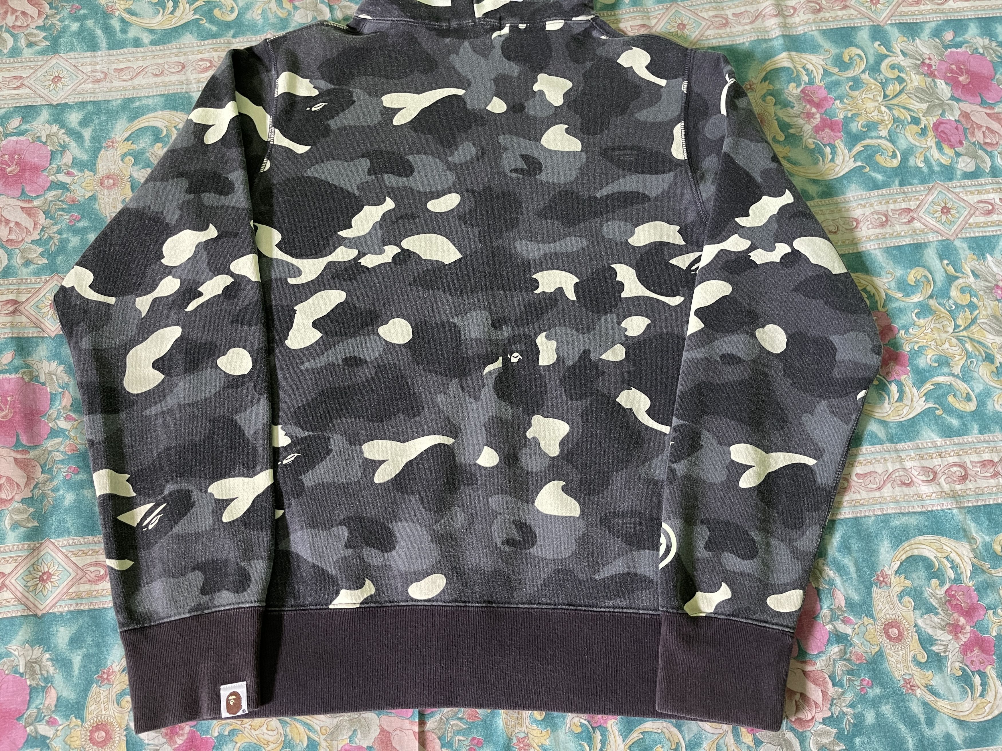 Bape Hoodie Bape shark Black City Camo GITD Size US M / EU 48-50 / 2 - 6 Thumbnail