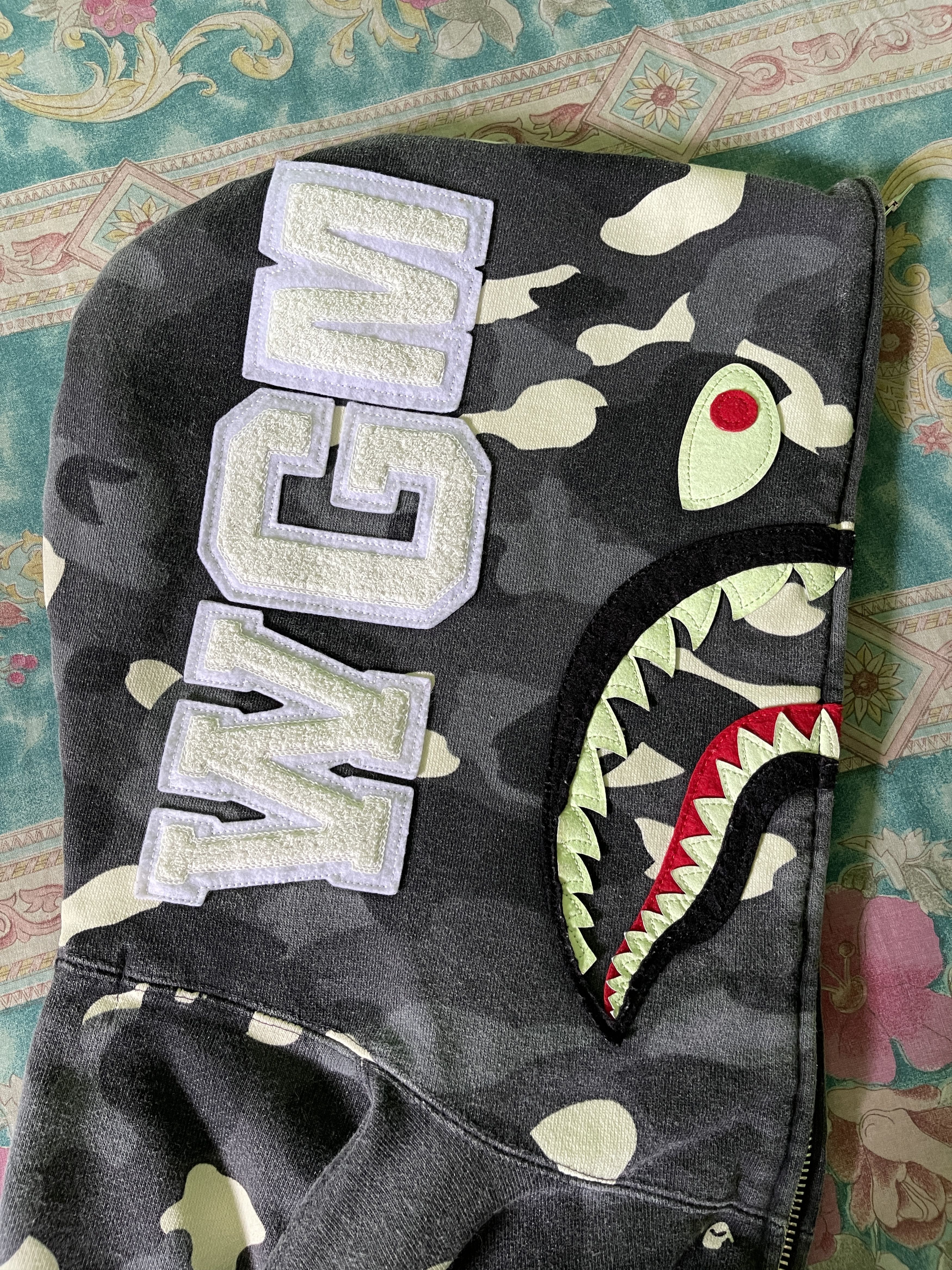 Bape Hoodie Bape shark Black City Camo GITD Size US M / EU 48-50 / 2 - 7 Thumbnail