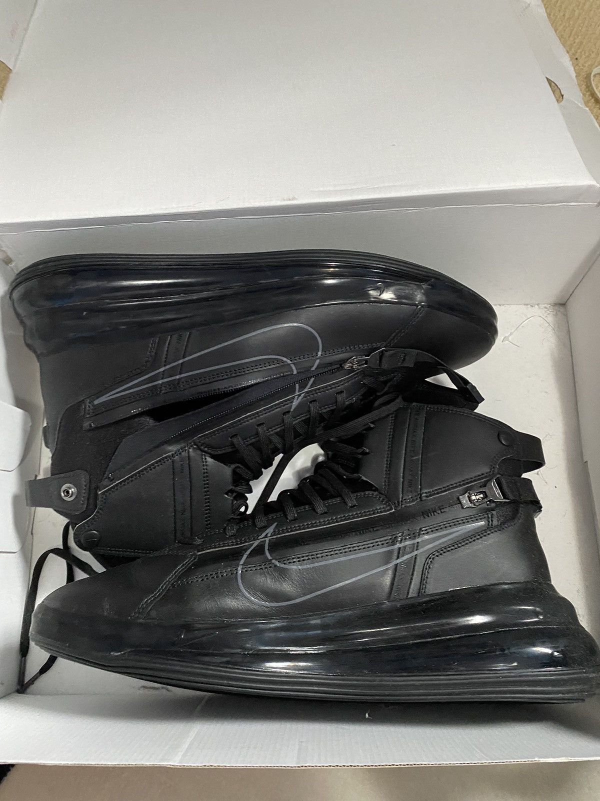 Air Max 720 Saturn Triple Black 2019