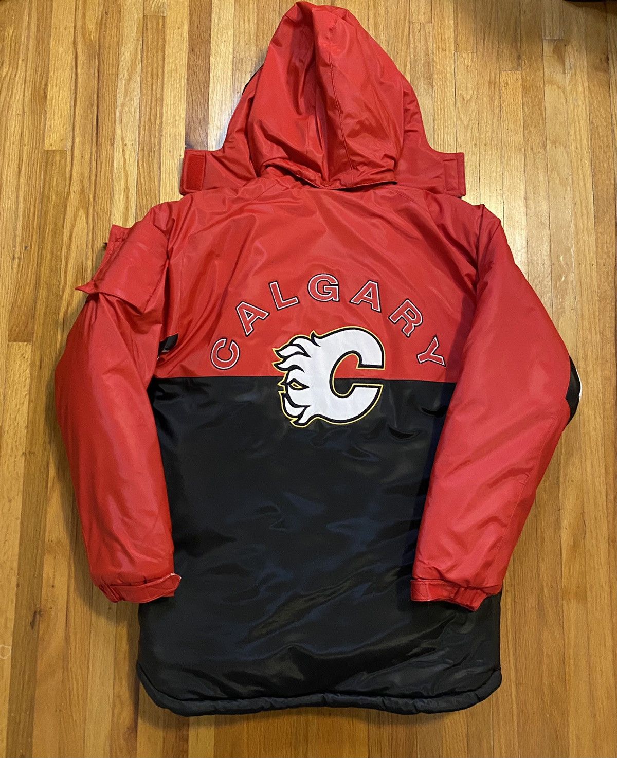 Mighty Mac Sports NHL Calgary Flames Winter Jacket Size Youth 