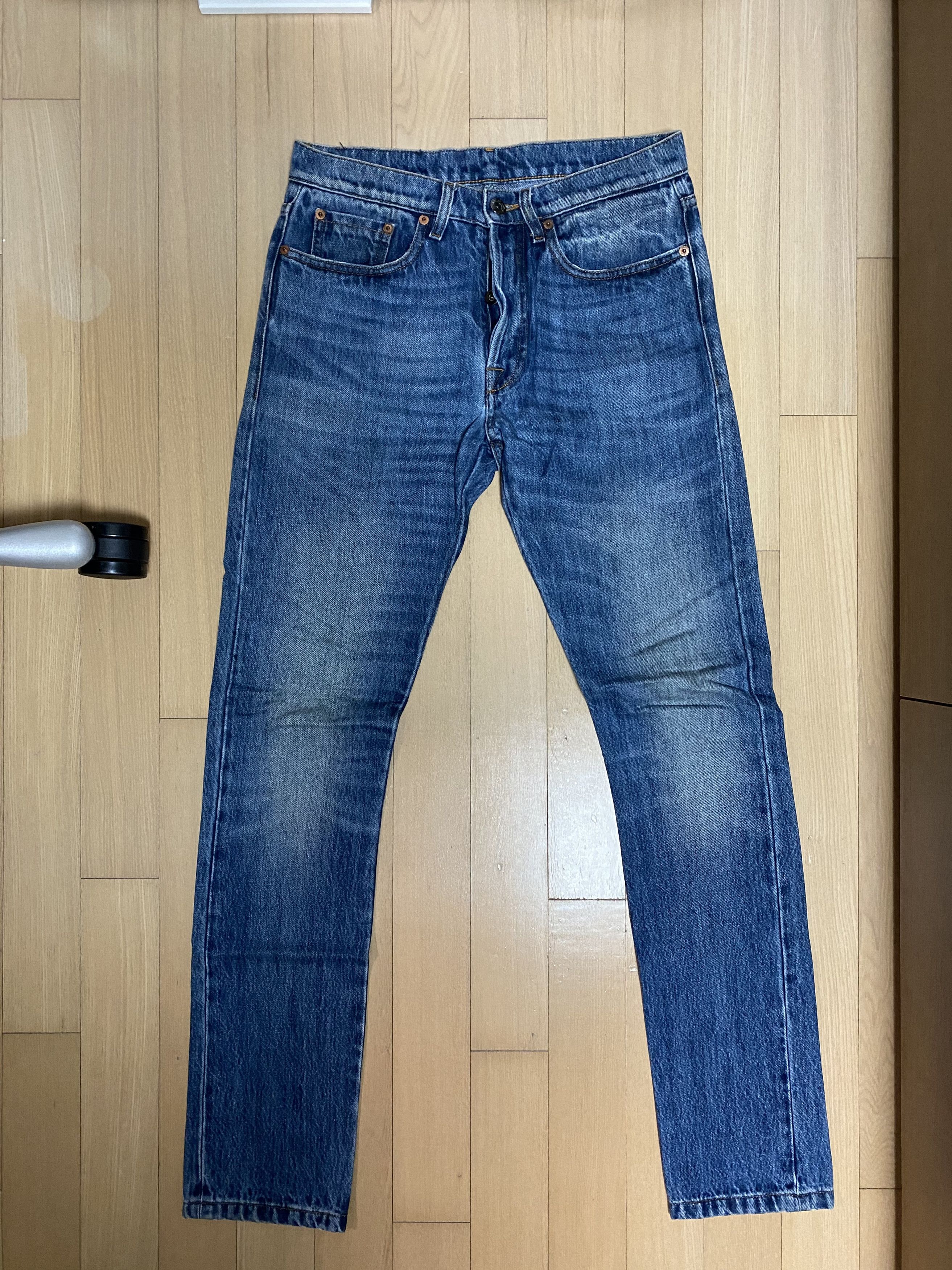 Valentino 001 Slimfit Blue washed denim jeans
