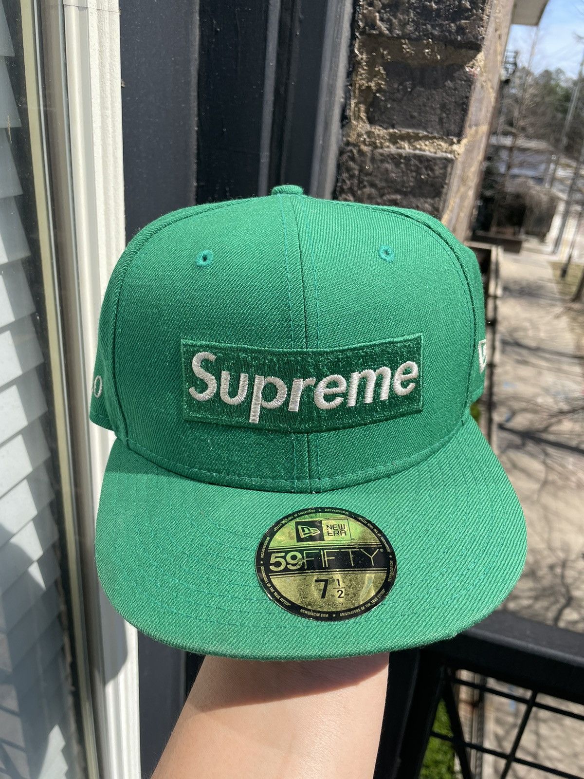 Supreme new era fitted online