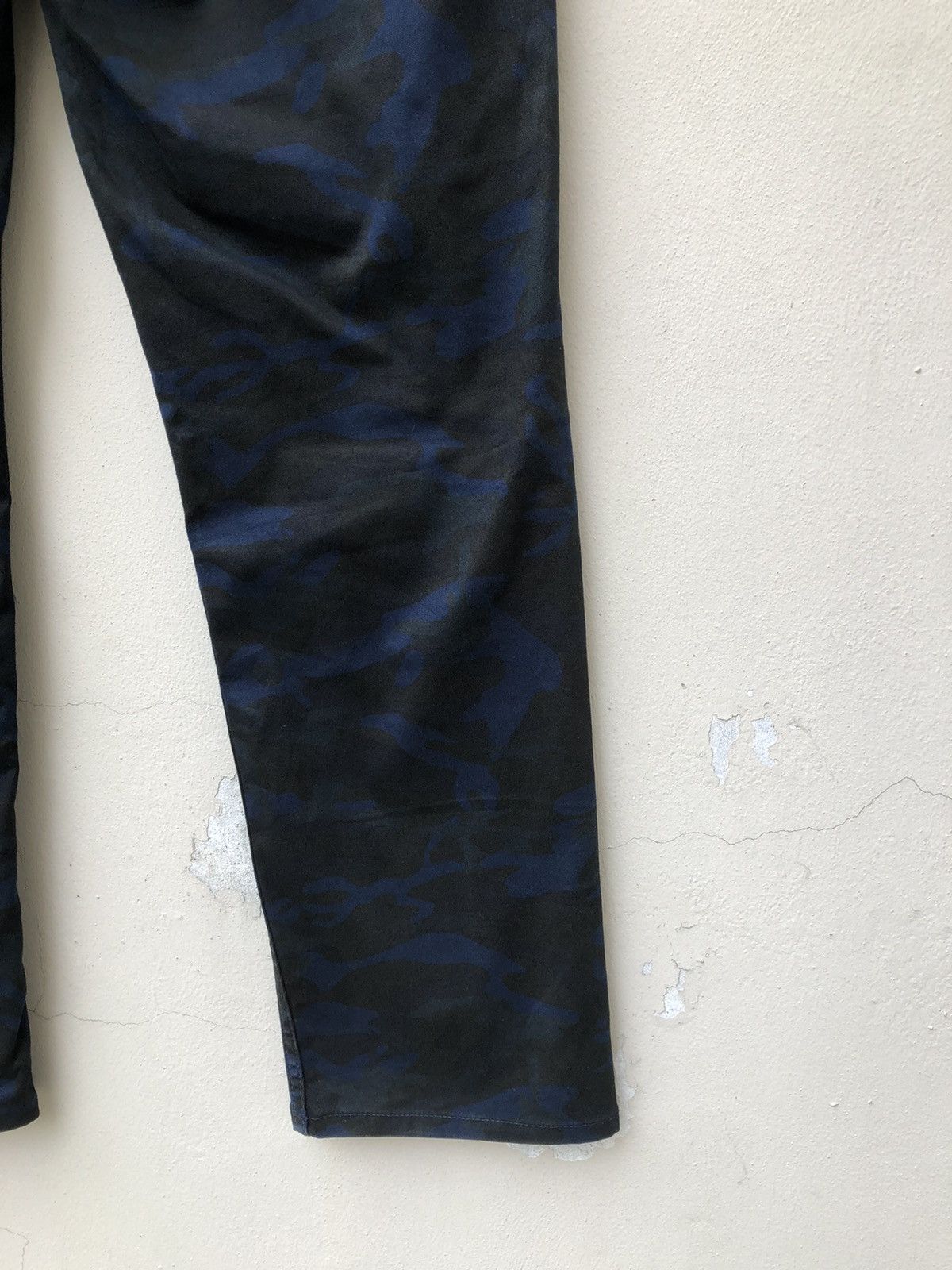 Johnbull Vintage Johnbull Japan Stretch Waxed Camo Cropped Jeans Size US 31 - 19 Thumbnail