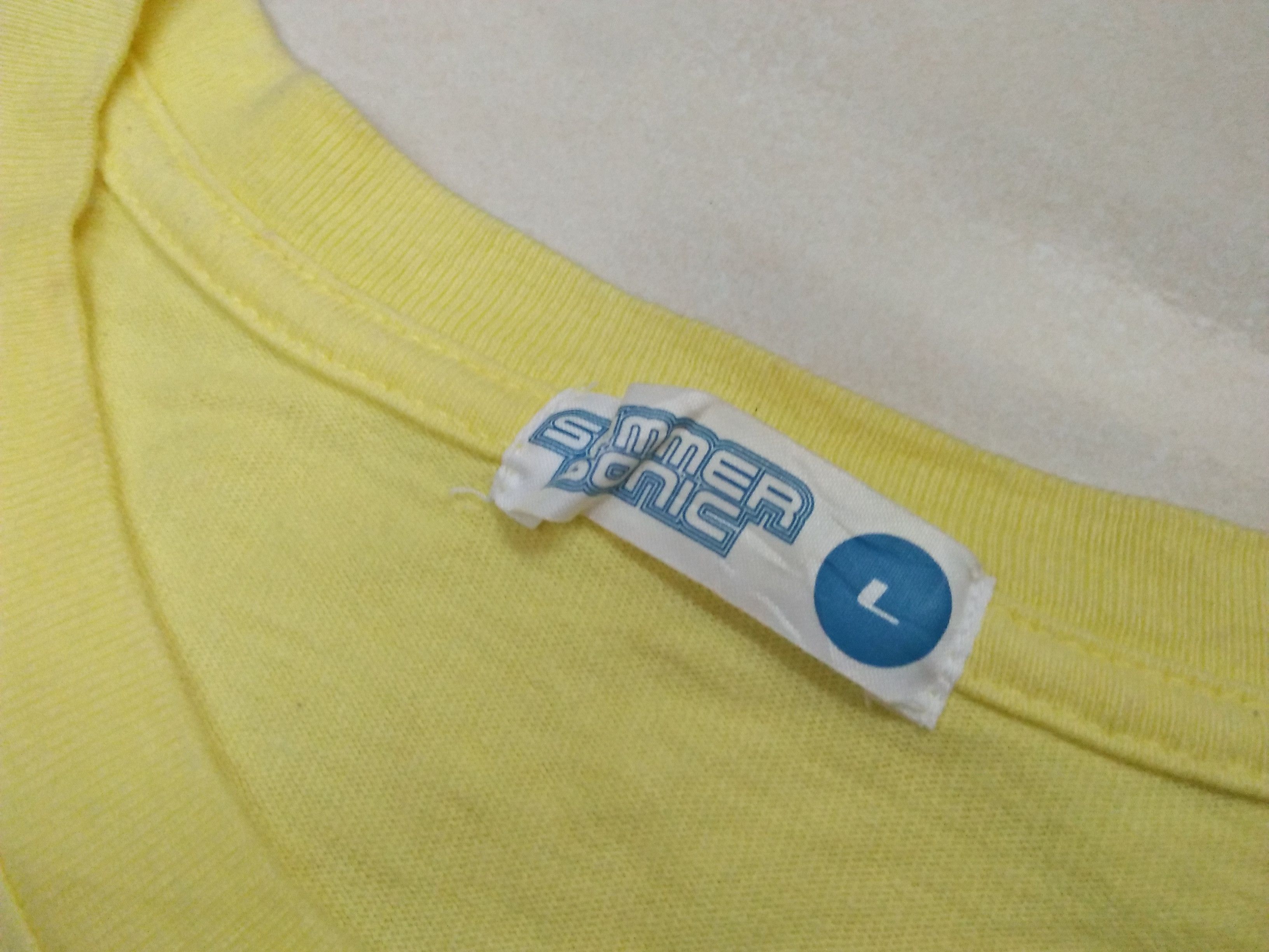 Band Tees SUMMER SONIC FESTIVAL 2011 Big Graphic Yellow Tee Size US L / EU 52-54 / 3 - 6 Thumbnail