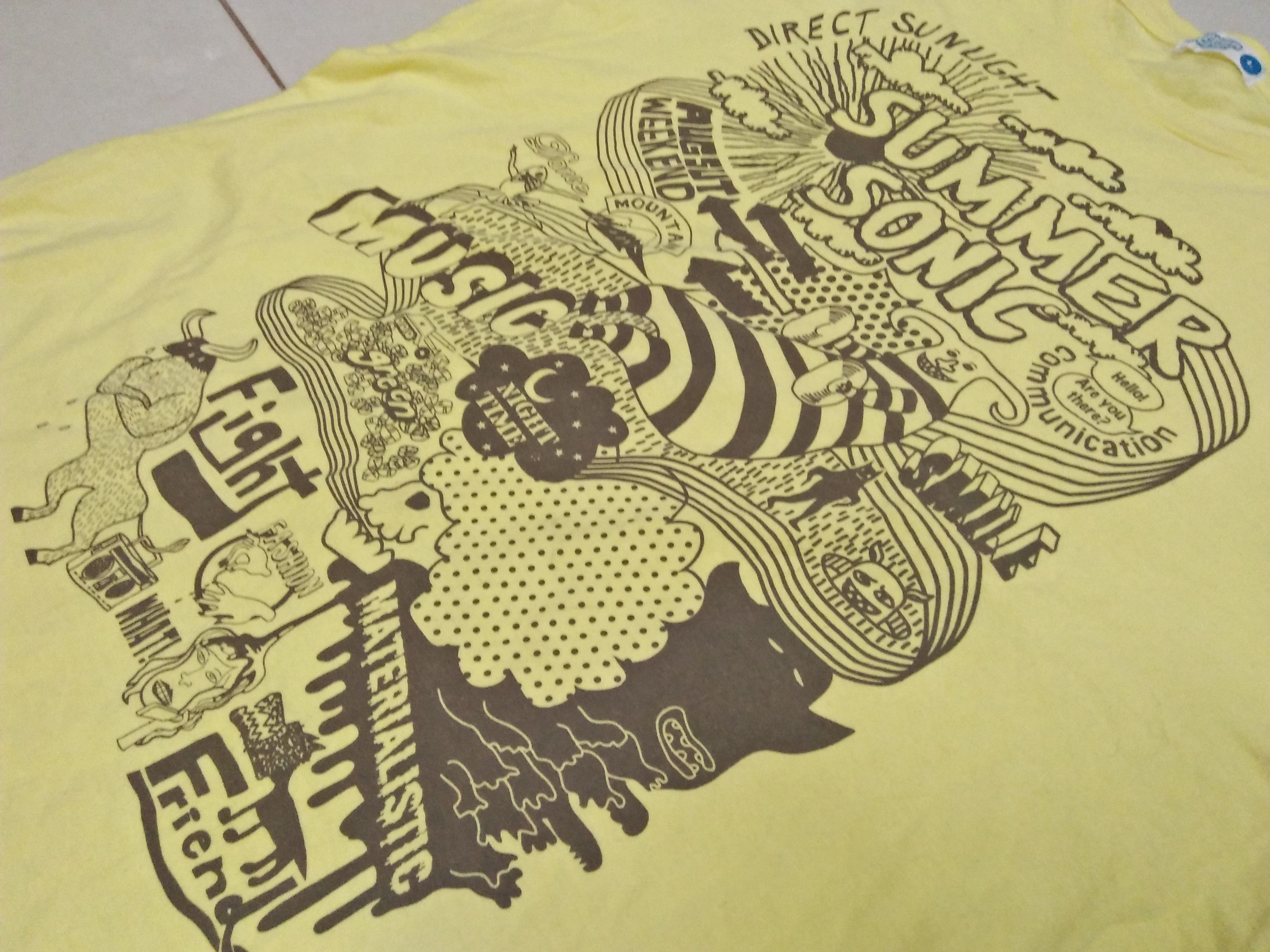 Band Tees SUMMER SONIC FESTIVAL 2011 Big Graphic Yellow Tee Size US L / EU 52-54 / 3 - 4 Thumbnail