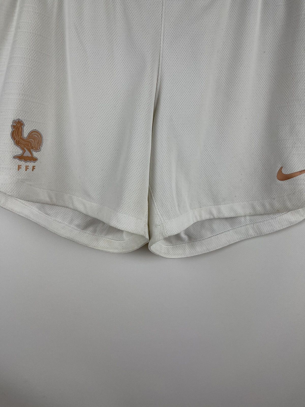Nike Nike France 2019 match player issue womens shorts AJ4521-100 Size 34" / US 12 / IT 48 - 4 Thumbnail