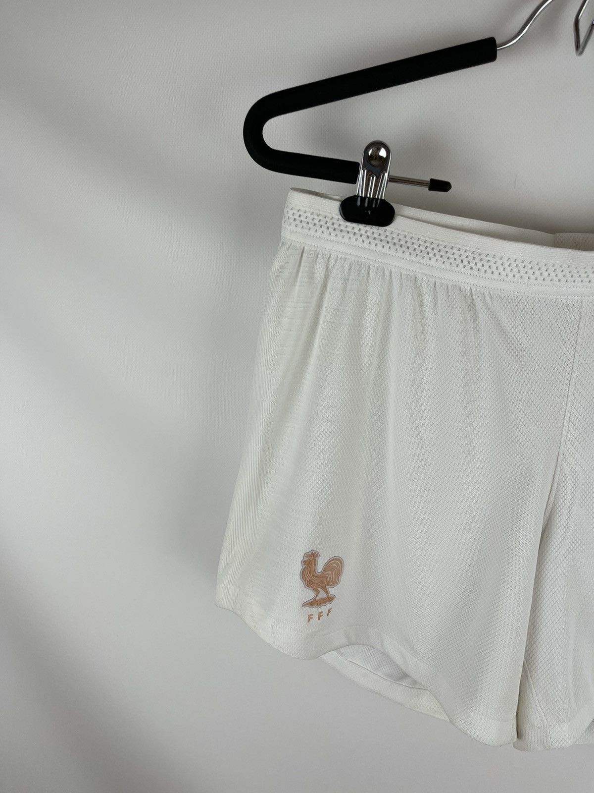 Nike Nike France 2019 match player issue womens shorts AJ4521-100 Size 34" / US 12 / IT 48 - 2 Thumbnail