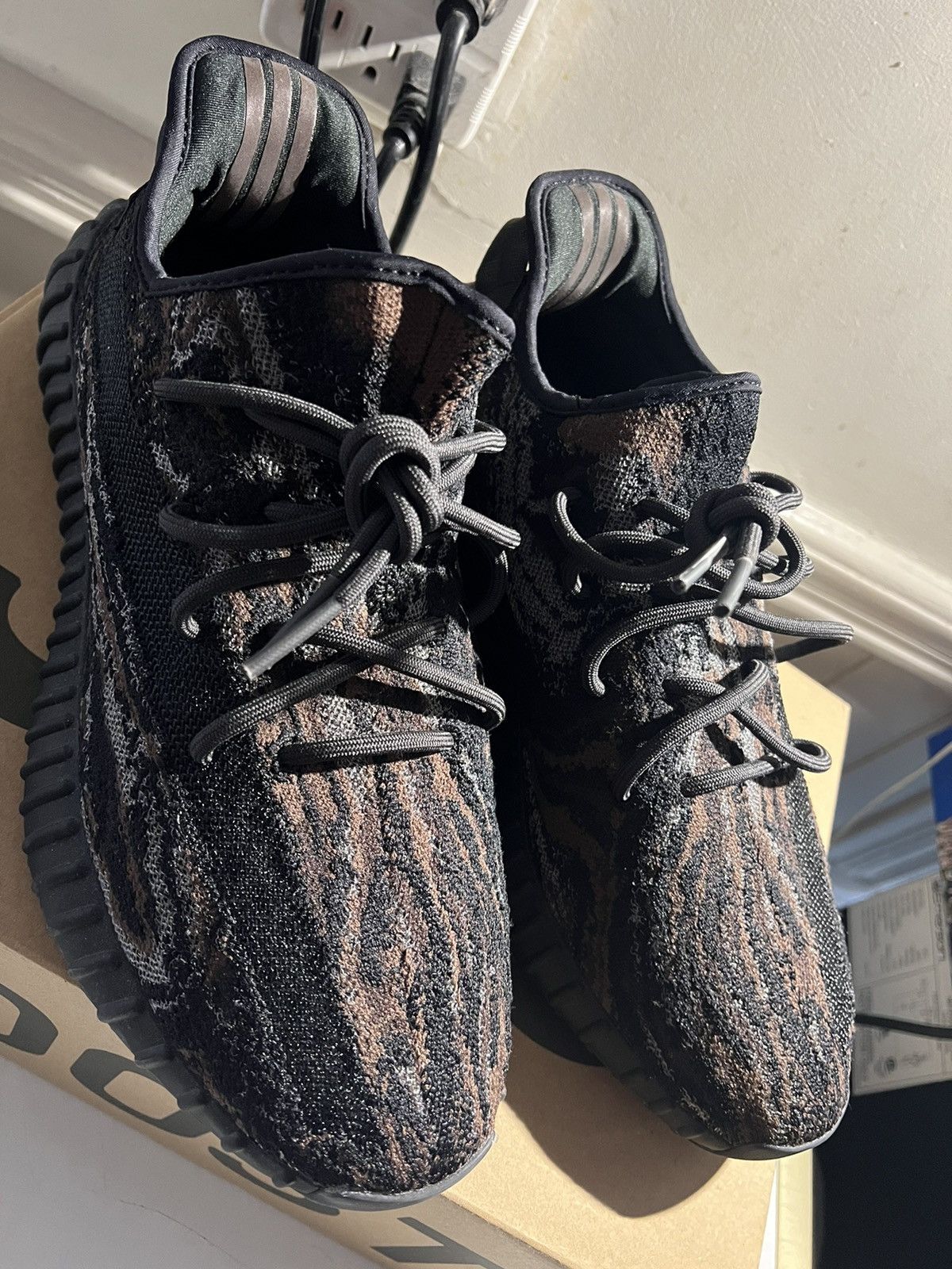 Adidas Yeezy Boost 350 v2 MX Rock Size US 11.5 / EU 44-45 - 3 Thumbnail