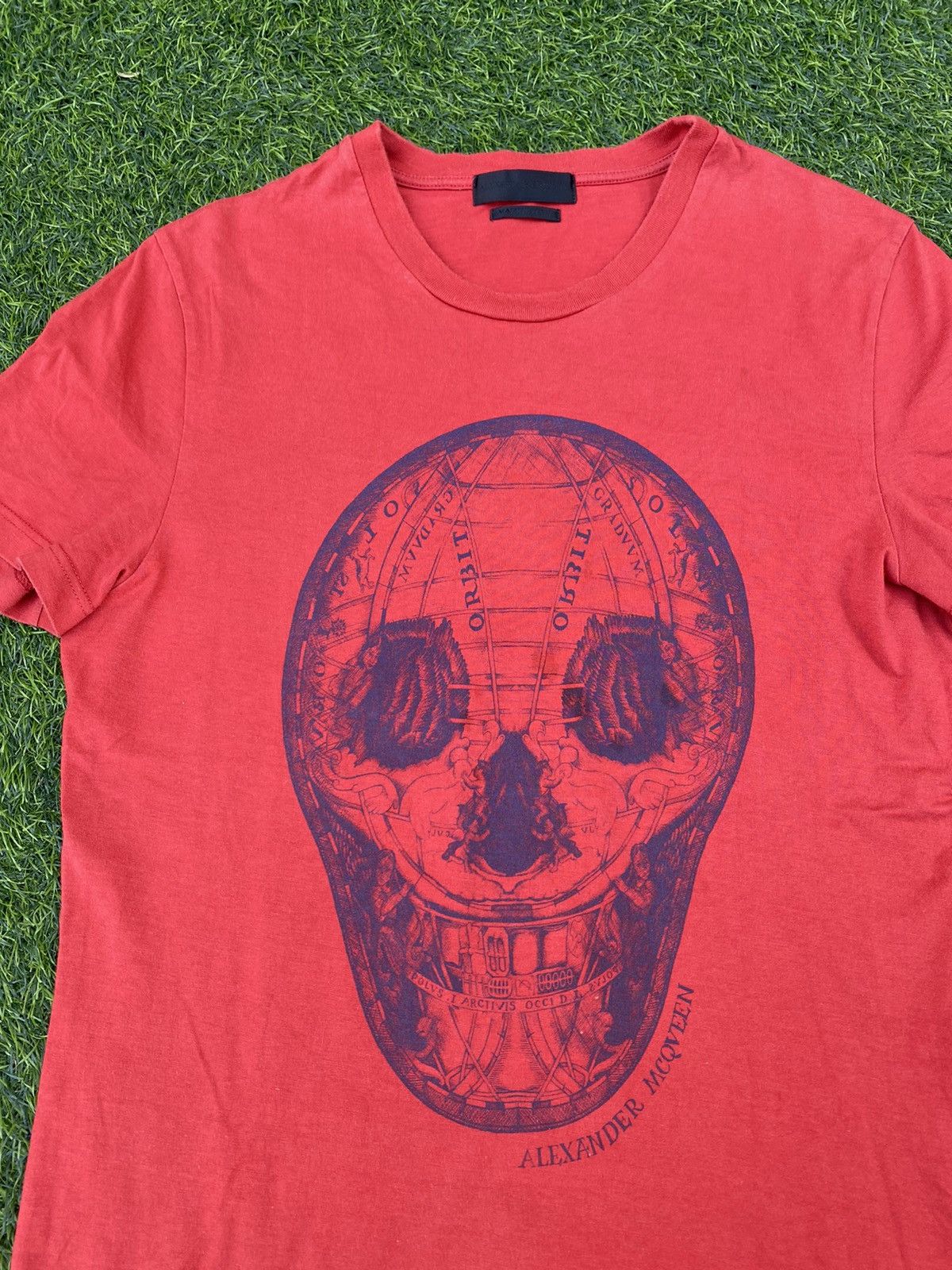 Alexander McQueen Vtg Renaissance World and skull tee Size US S / EU 44-46 / 1 - 3 Thumbnail