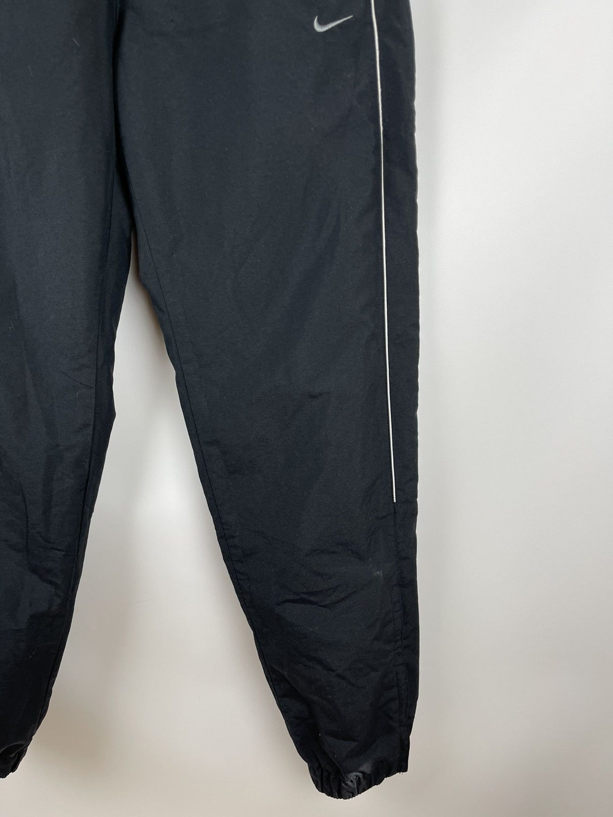 Nike Nike vintage y2k black swoosh embroidered logo track pants Size US 30 / EU 46 - 5 Thumbnail