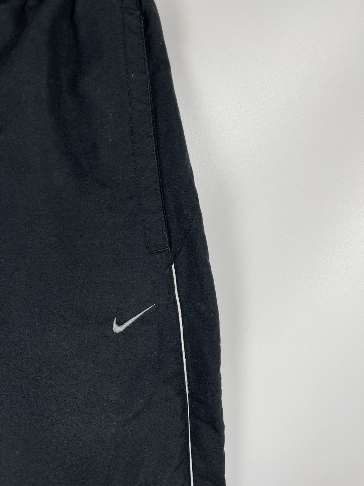 Nike Nike vintage y2k black swoosh embroidered logo track pants Size US 30 / EU 46 - 7 Thumbnail