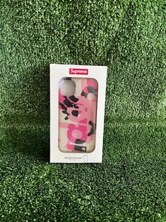 GUCCI GG Limited Edition Strawberry Supreme iPhone X and XS Case NWT  Authentic