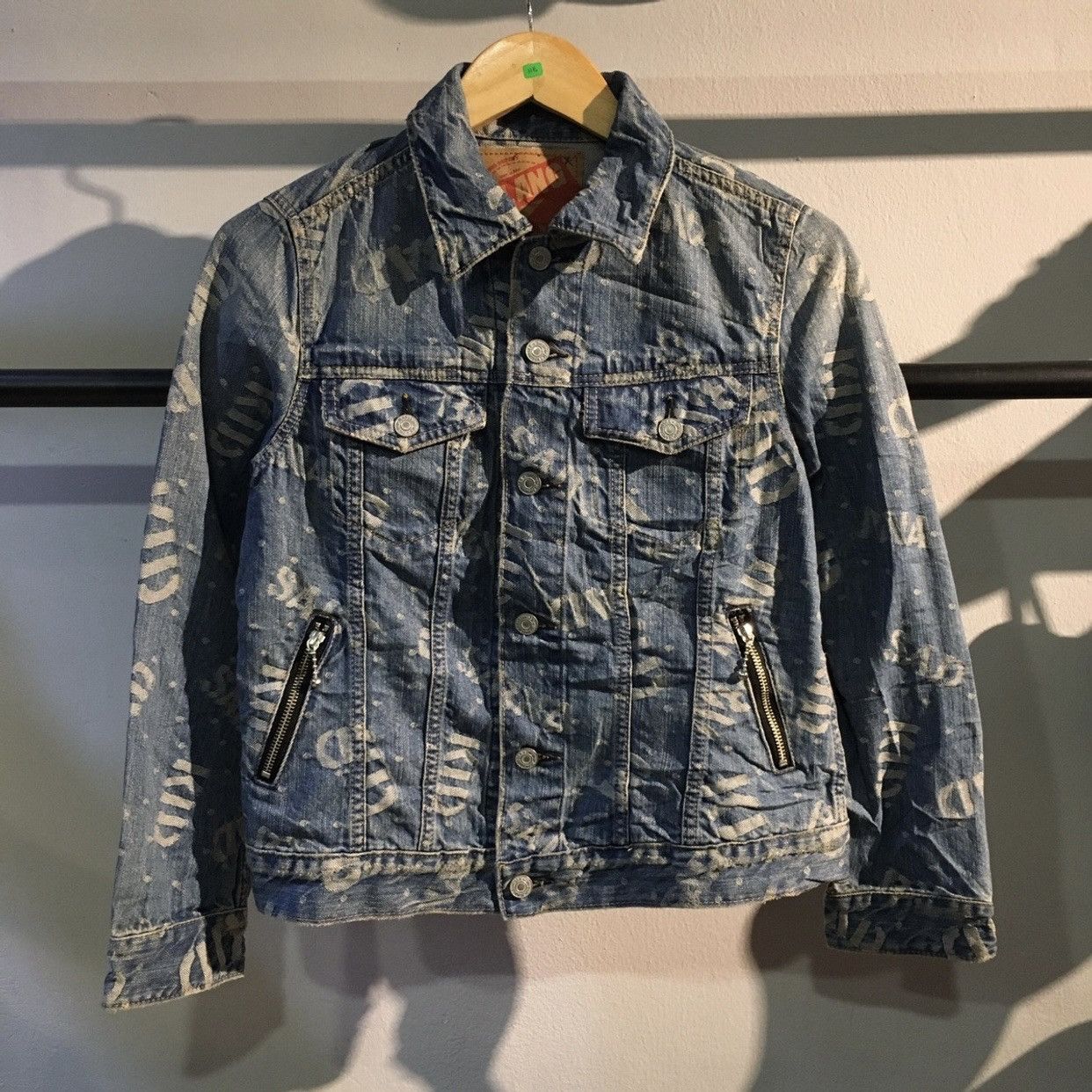 Japanese Brand RARE‼️RNA Slang Japanese Brand Overprint Denim Jacket Size US S / EU 44-46 / 1 - 1 Thumbnail