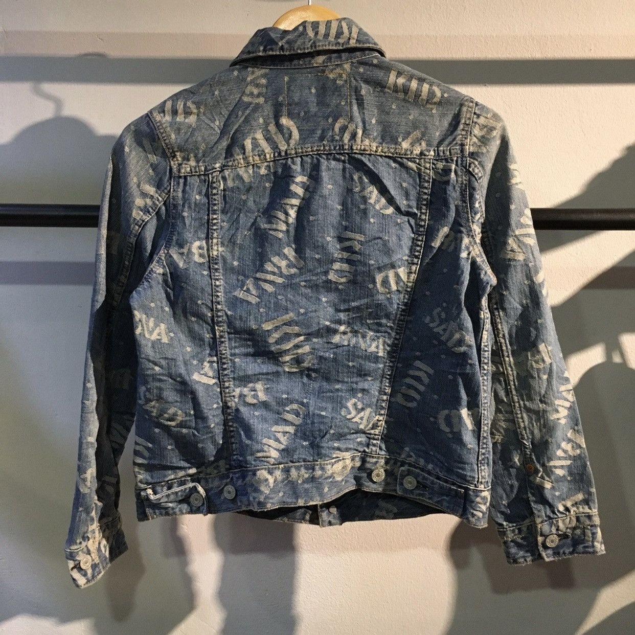Japanese Brand RARE‼️RNA Slang Japanese Brand Overprint Denim Jacket Size US S / EU 44-46 / 1 - 2 Thumbnail