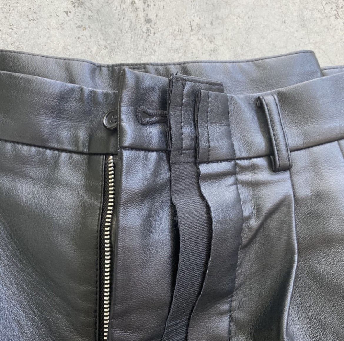 Comme des Garcons Comme des Garcons Faux Leather Deconstructed Wide Shorts Size US 29 - 5 Thumbnail