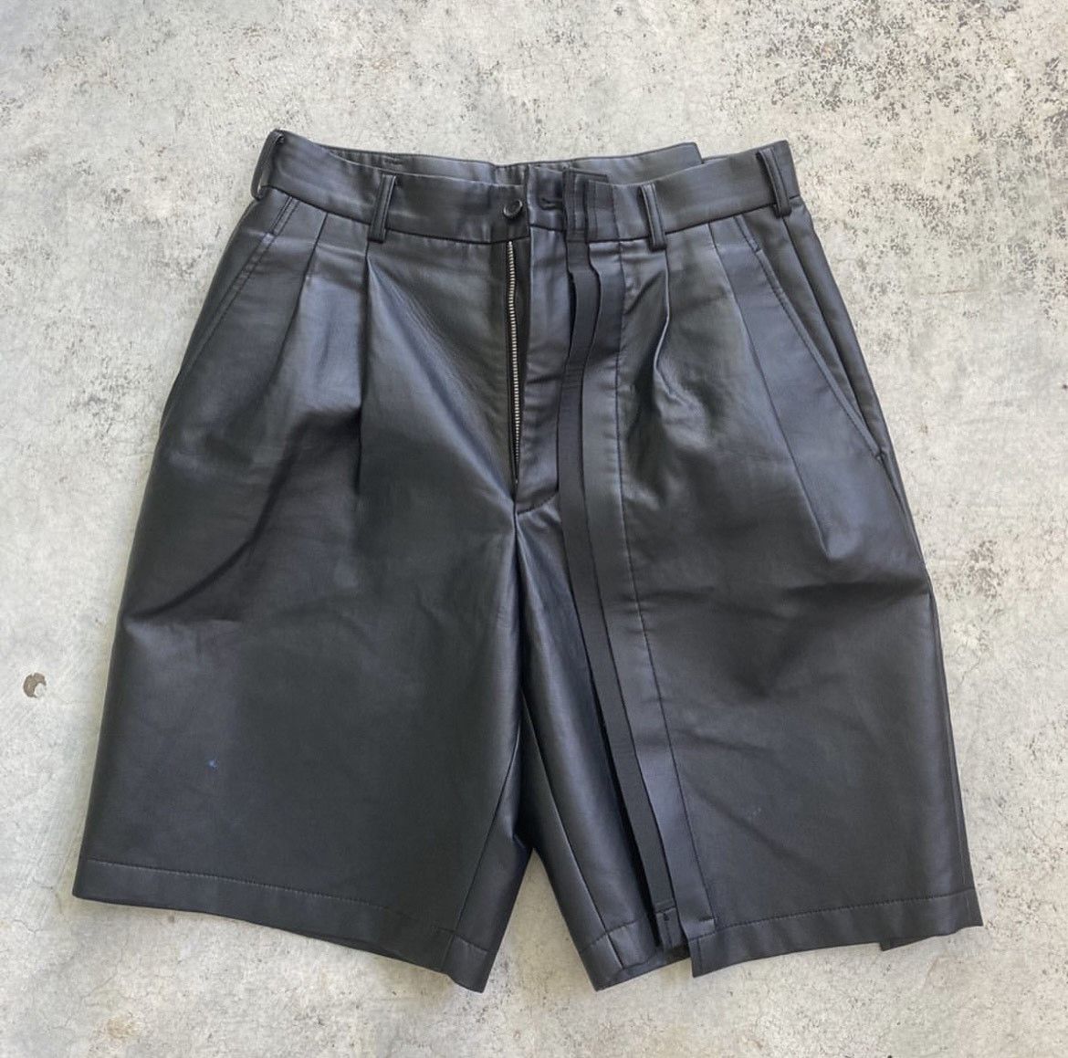 Comme des Garcons Comme des Garcons Faux Leather Deconstructed Wide Shorts Size US 29 - 2 Thumbnail