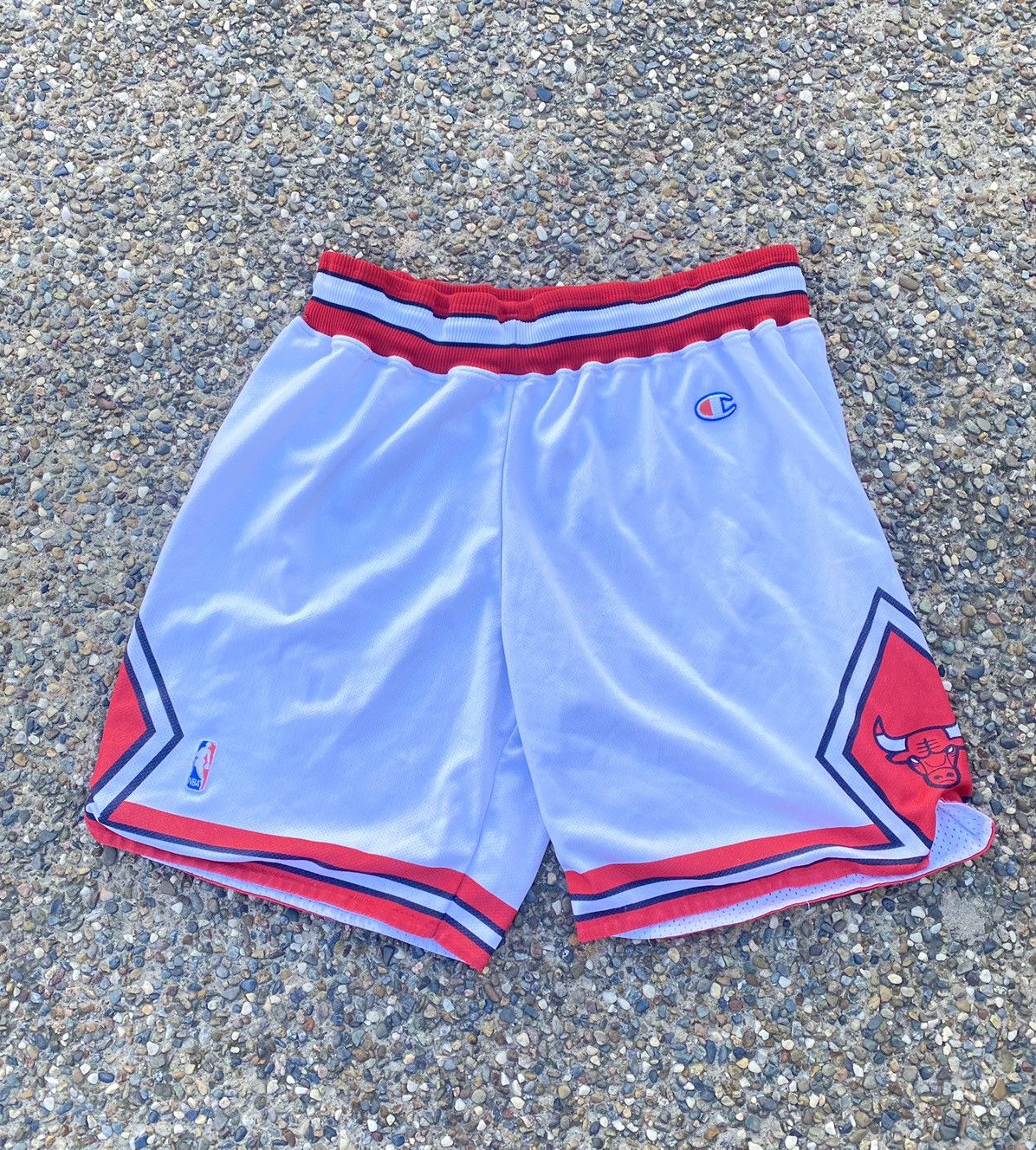 Vintage Chicago Bulls shorts champion NBA 90s Toni Kufic