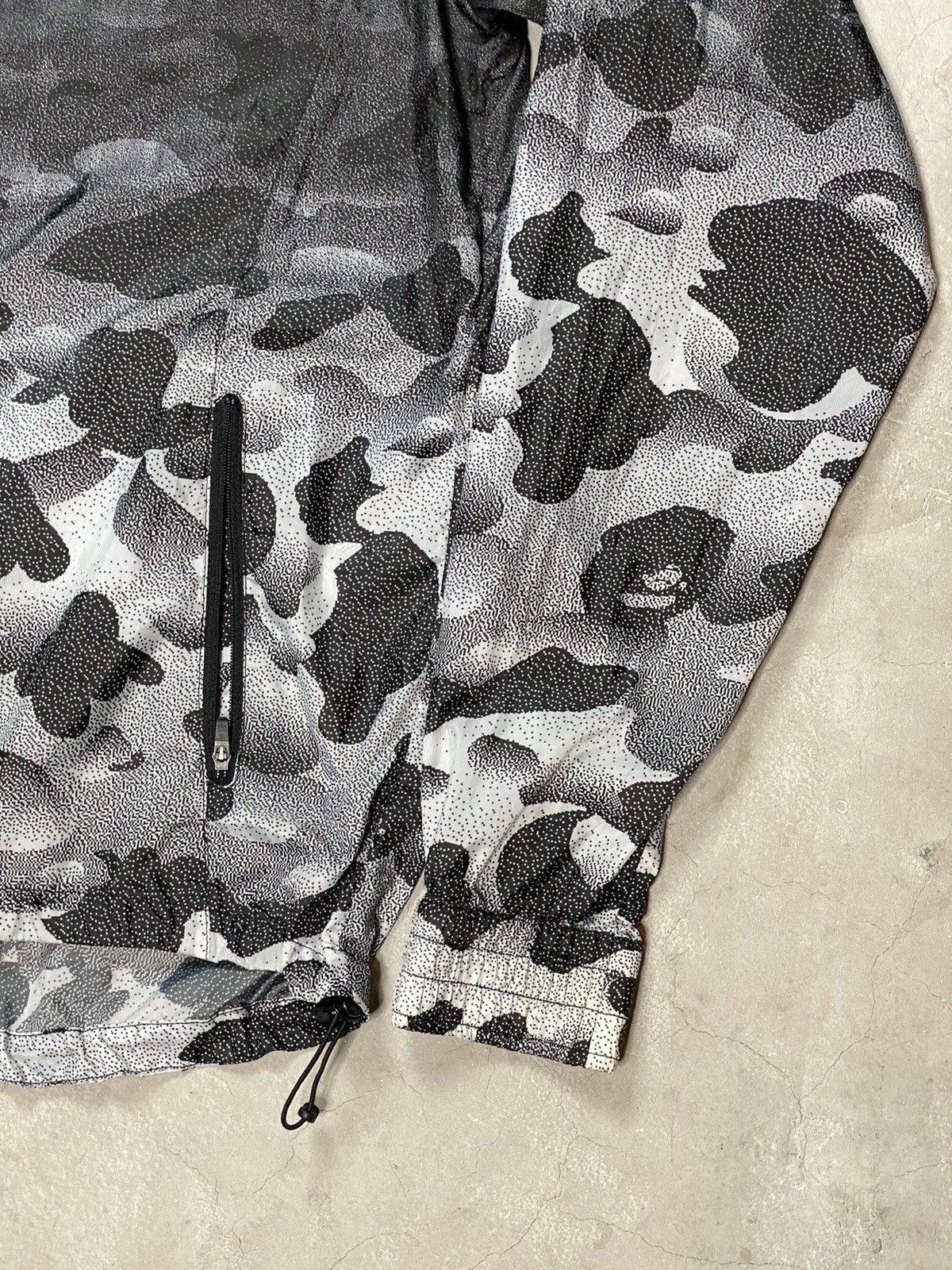 Bape Bape Nylon Gradient Camo Windbreaker Size US L / EU 52-54 / 3 - 3 Thumbnail