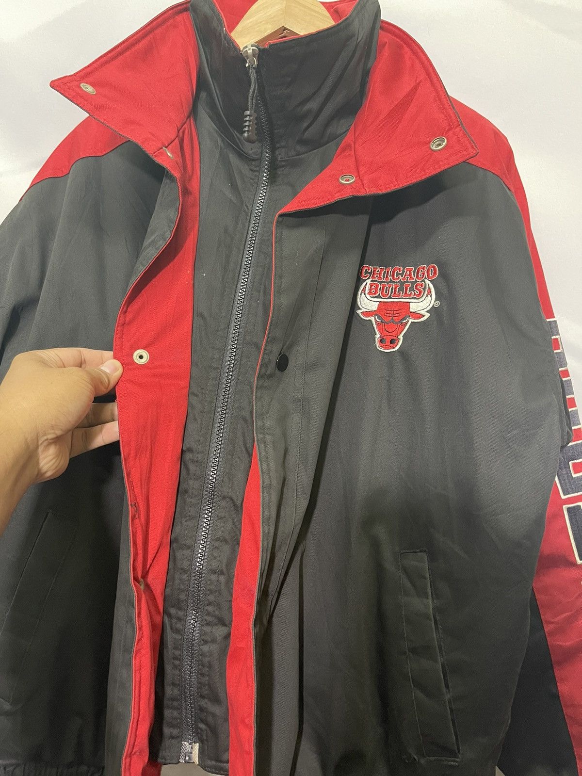 NBA VINTAGE CHICAGO BULLS STARTER NBA NICE JACKET Size US L / EU 52-54 / 3 - 15 Thumbnail