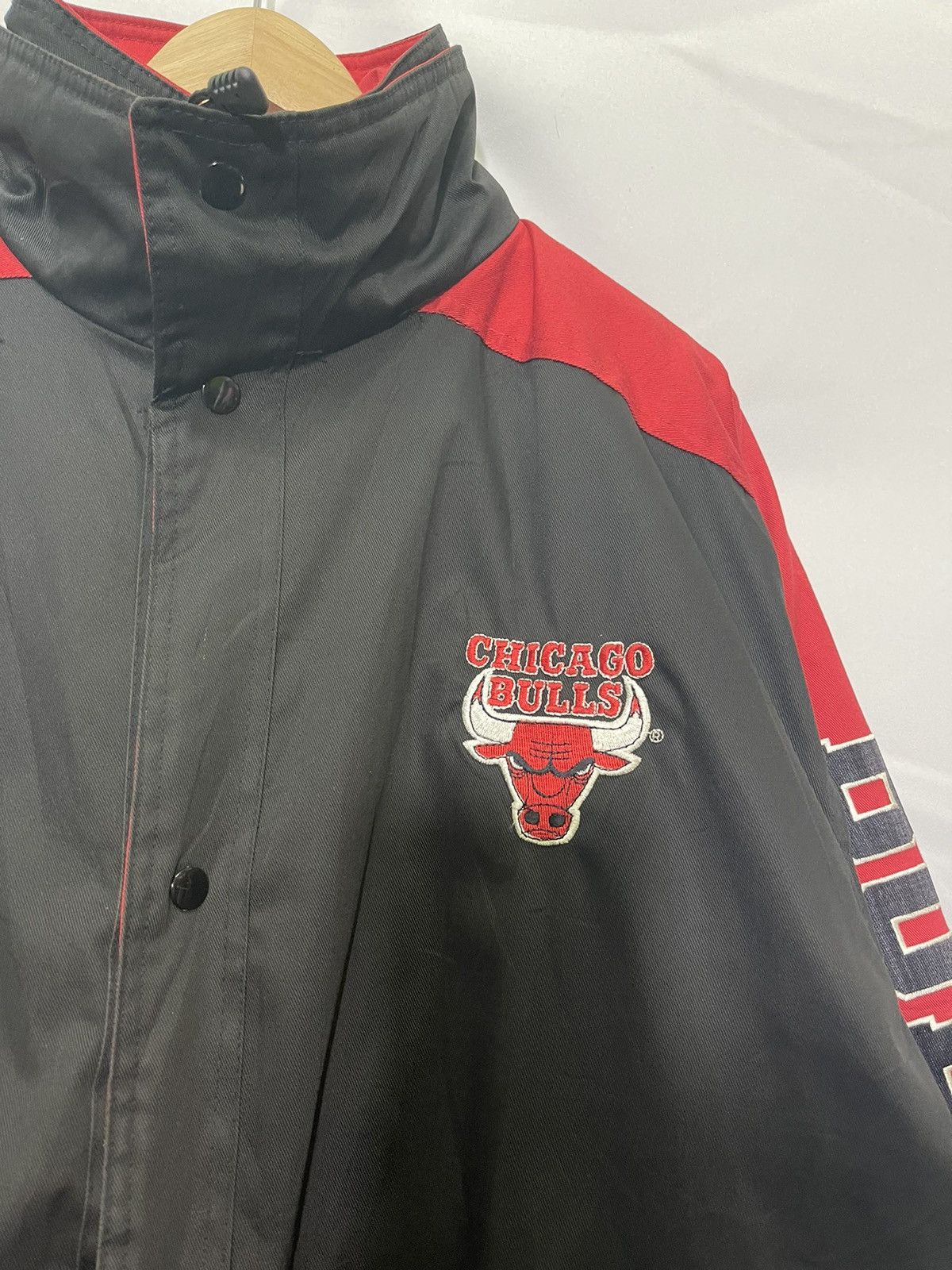 NBA VINTAGE CHICAGO BULLS STARTER NBA NICE JACKET Size US L / EU 52-54 / 3 - 3 Thumbnail