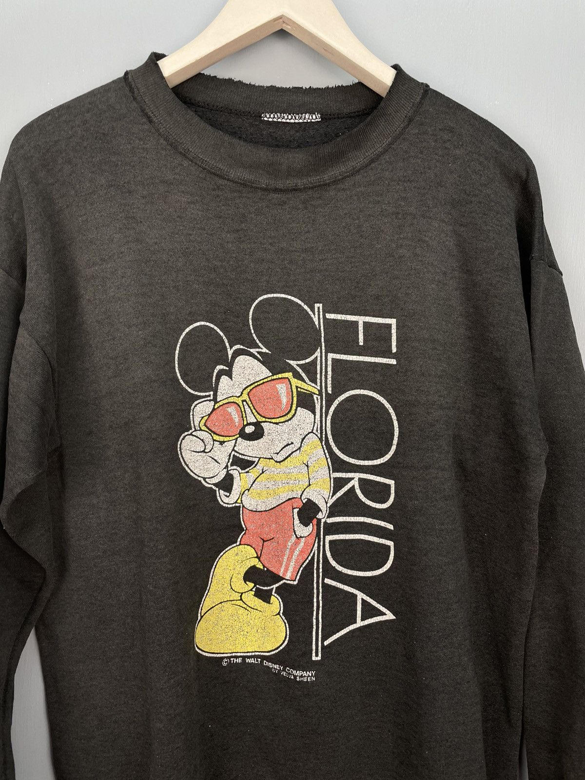 Disney Vintage 80s Distressed Mickey Mouse sweatshirt Size US L / EU 52-54 / 3 - 3 Thumbnail