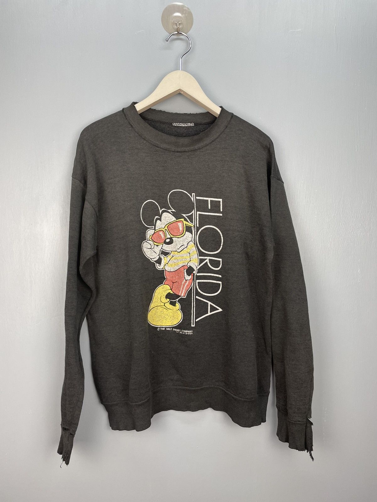 Disney Vintage 80s Distressed Mickey Mouse sweatshirt Size US L / EU 52-54 / 3 - 1 Thumbnail