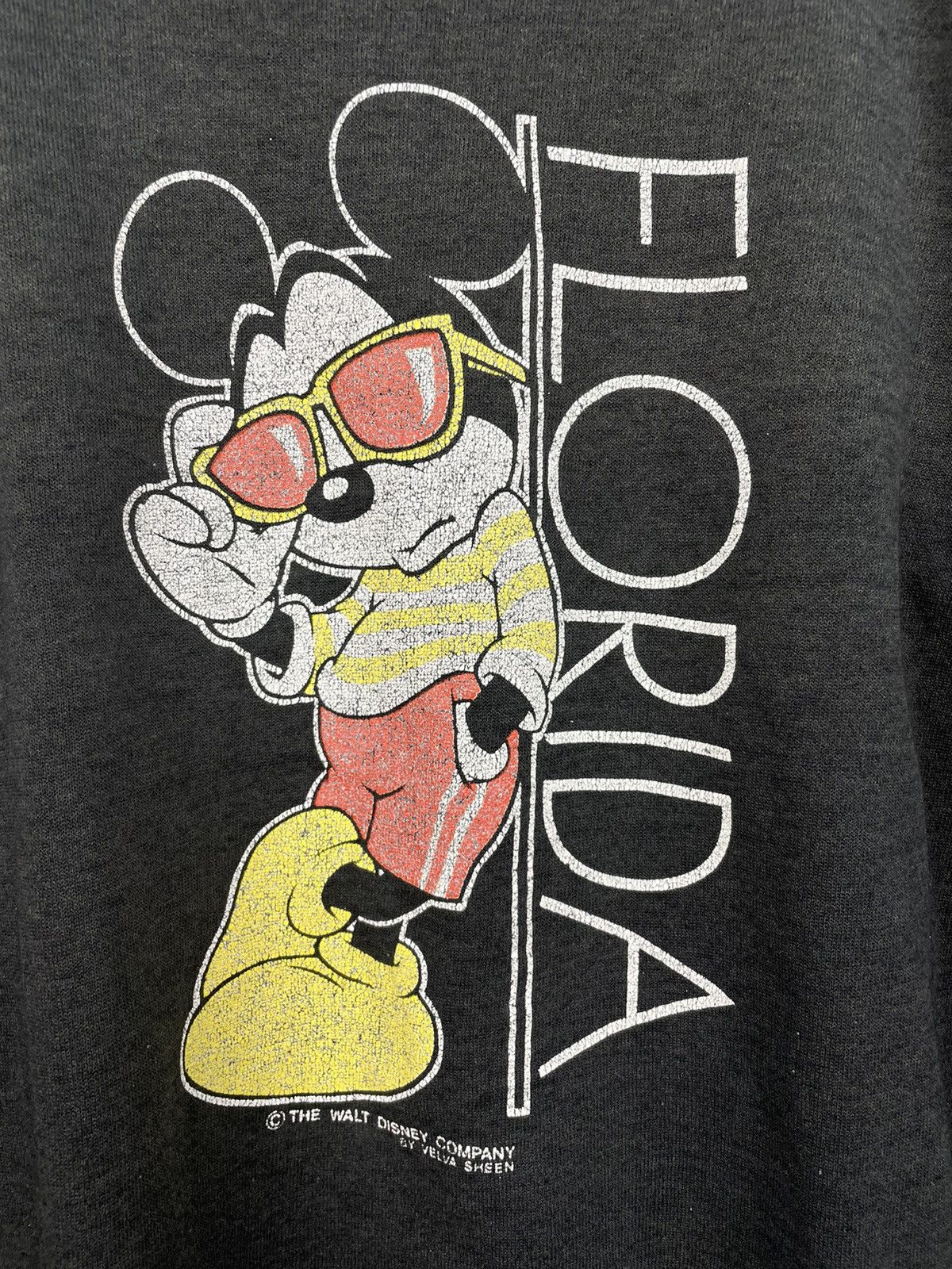 Disney Vintage 80s Distressed Mickey Mouse sweatshirt Size US L / EU 52-54 / 3 - 4 Thumbnail