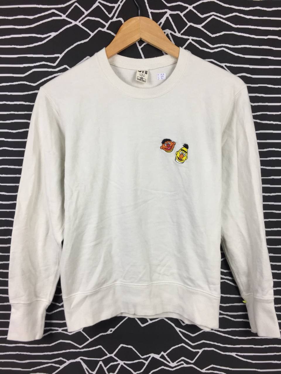 Japanese Brand Kaws Uniqlo Sesame Street Bert Ernie Longsleeve Sweatshirt Size US S / EU 44-46 / 1 - 3 Thumbnail