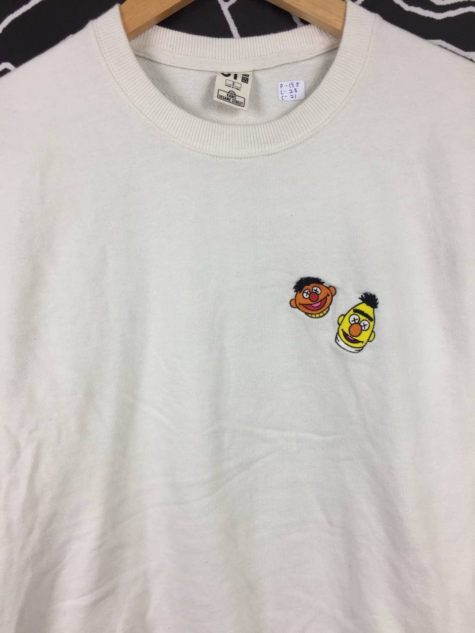 Japanese Brand Kaws Uniqlo Sesame Street Bert Ernie Longsleeve Sweatshirt Size US S / EU 44-46 / 1 - 4 Thumbnail