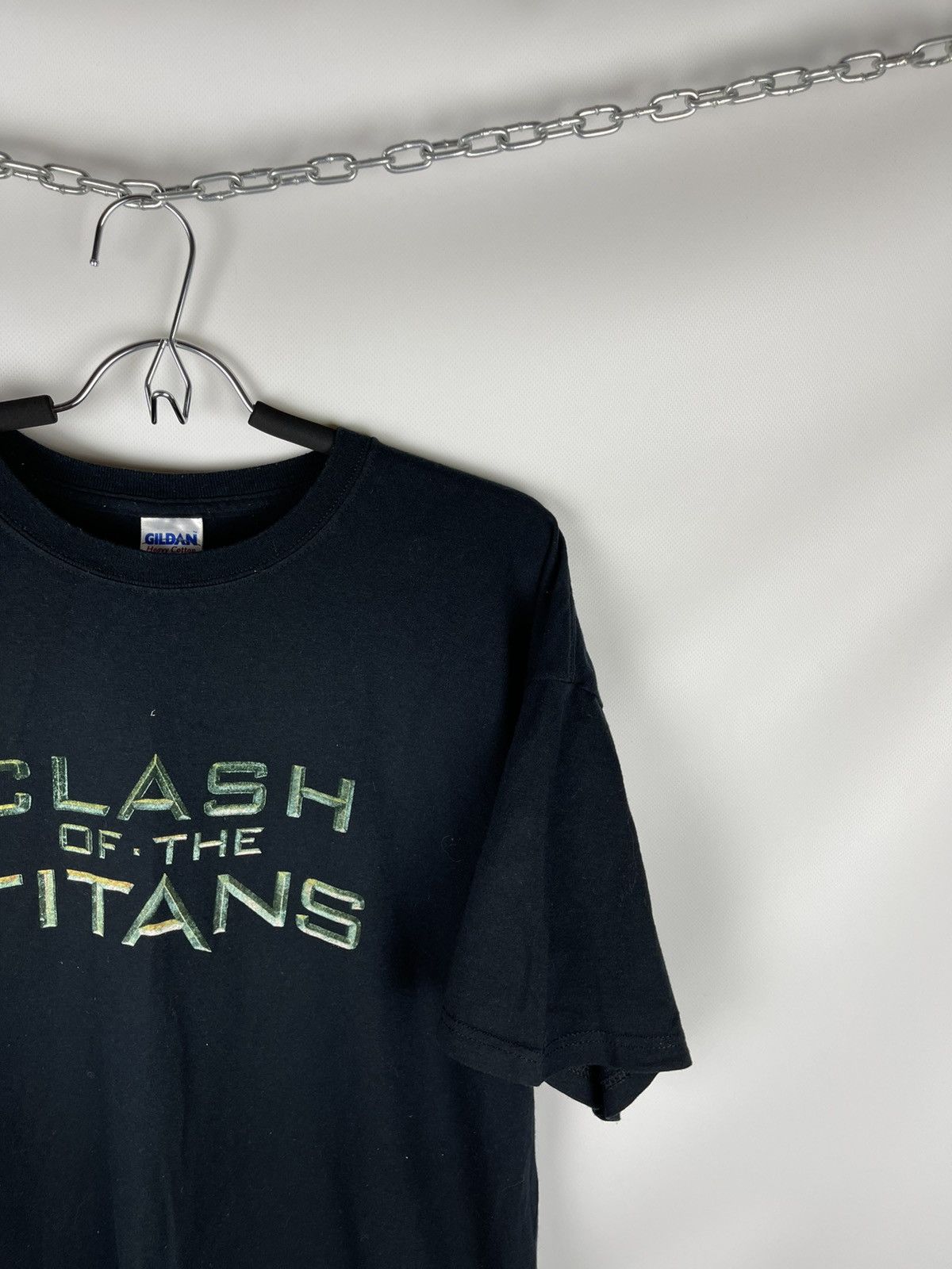 Gildan Gildan 2010 vintage clash of the titans big logo tee shirt Size US XL / EU 56 / 4 - 4 Thumbnail