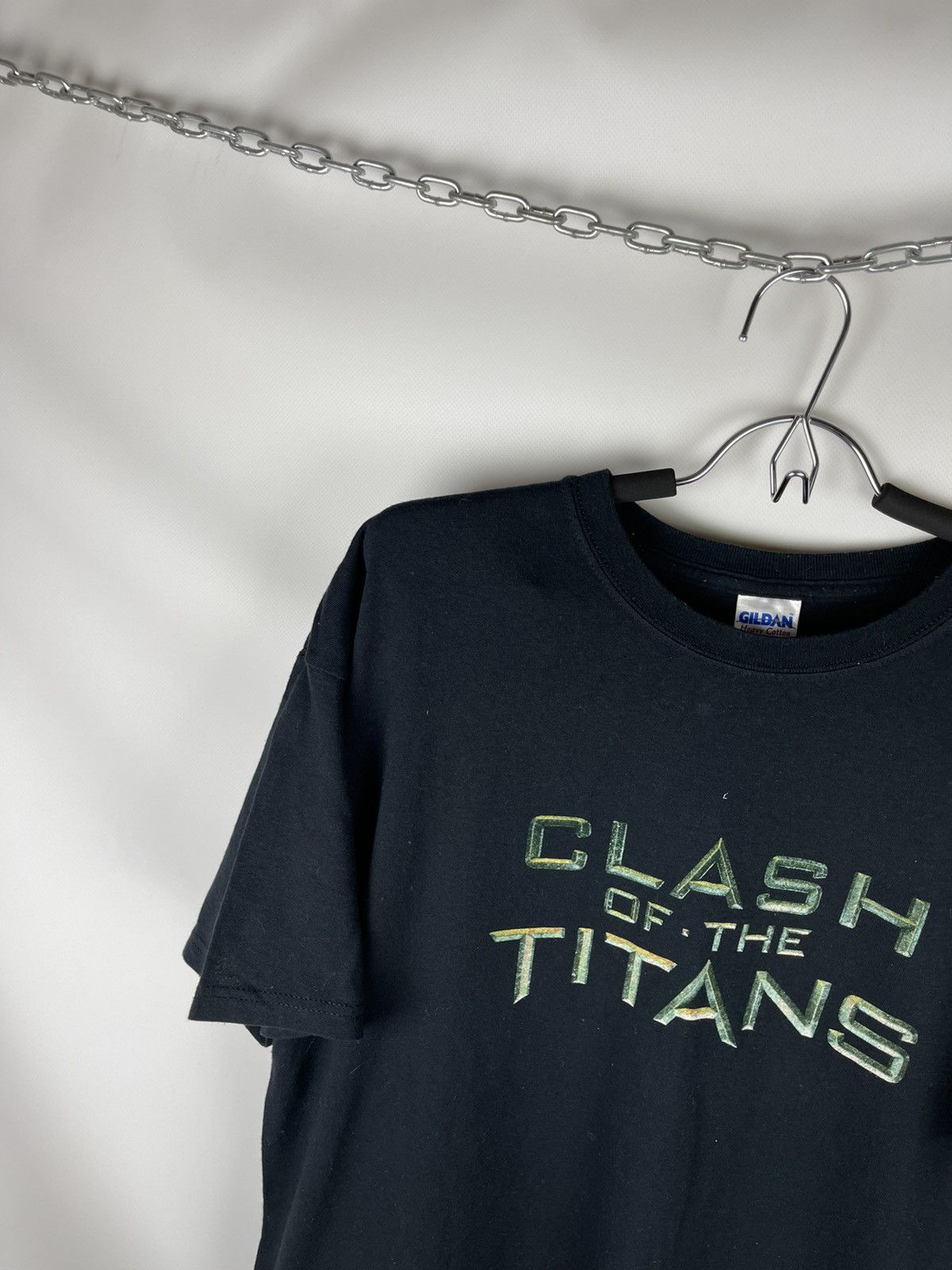 Gildan Gildan 2010 vintage clash of the titans big logo tee shirt Size US XL / EU 56 / 4 - 3 Thumbnail
