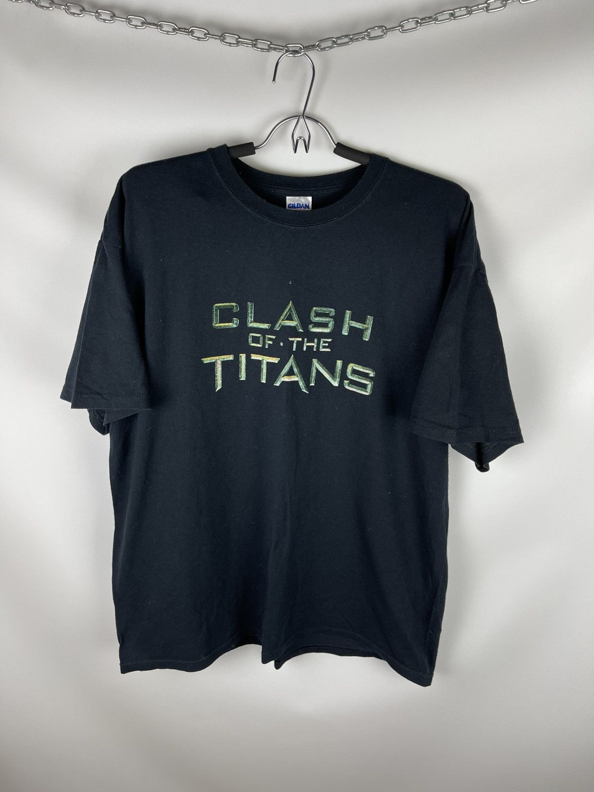 Gildan Gildan 2010 vintage clash of the titans big logo tee shirt Size US XL / EU 56 / 4 - 1 Thumbnail