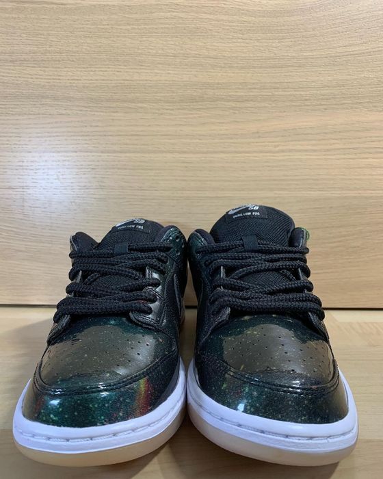 sb dunk intergalactic