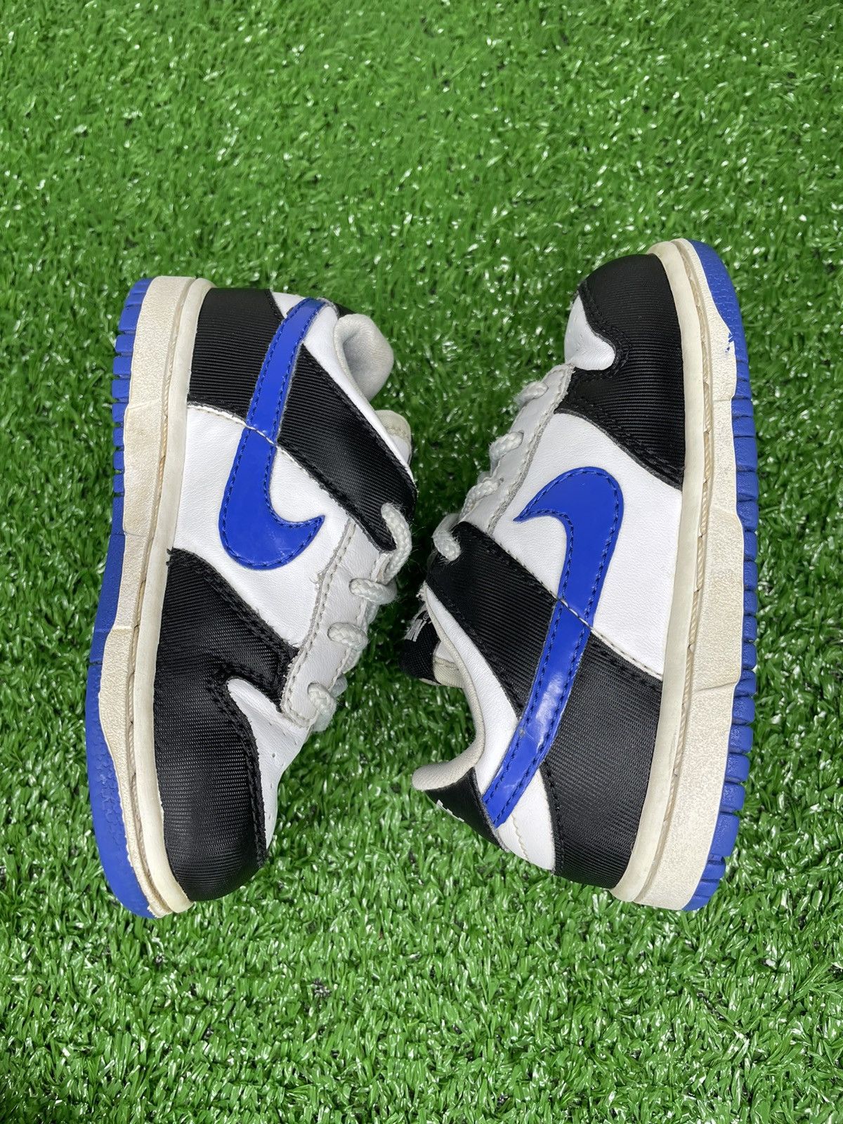 Nike × Vintage Nike Dunk Low White Varsity Royal Black Toddler Sz 7c 2008 Size US 7 / EU 40 - 5 Thumbnail