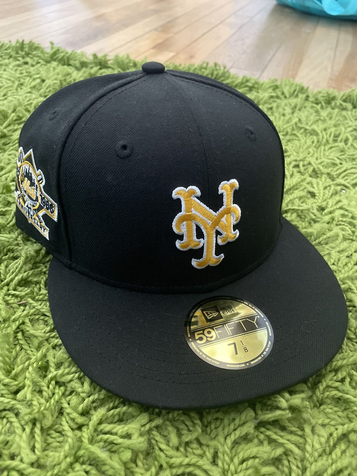 New Era Sz 7 1/8 Mets “Wu-tang” inspired fitted cap w side