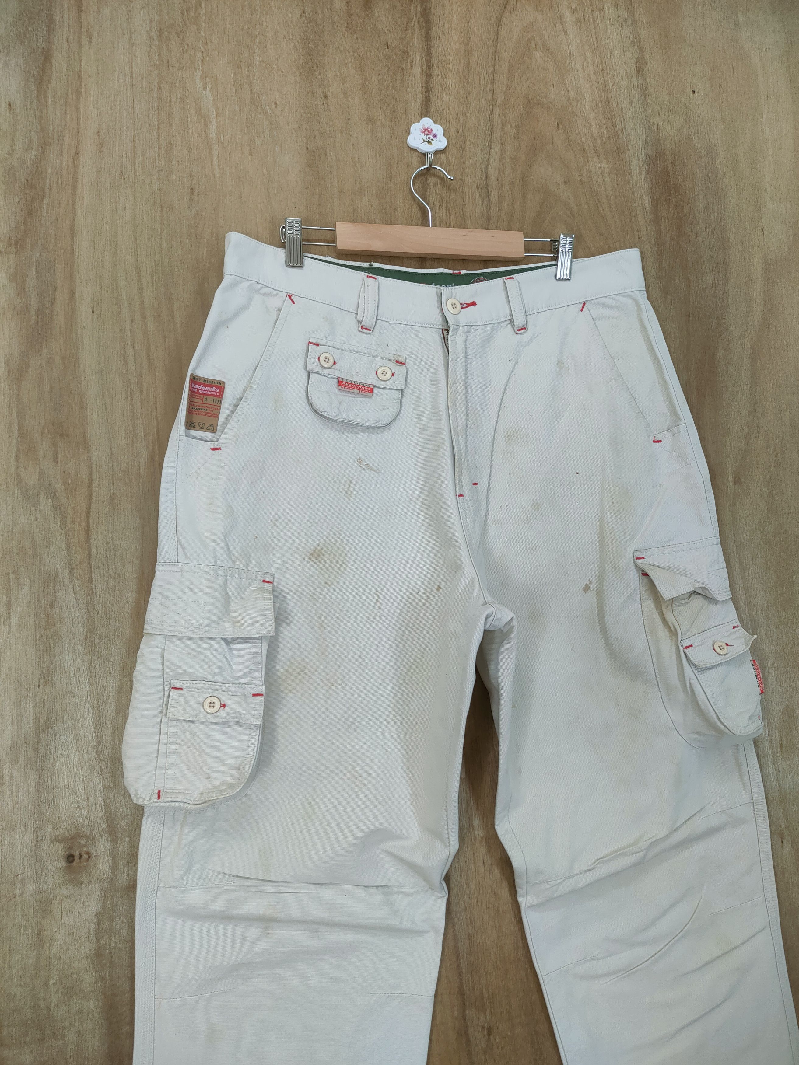 Akademiks #1 AKADEMIKS FADED WHITE YELLOW CARGO PANTS Size US 36 / EU 52 - 2 Thumbnail