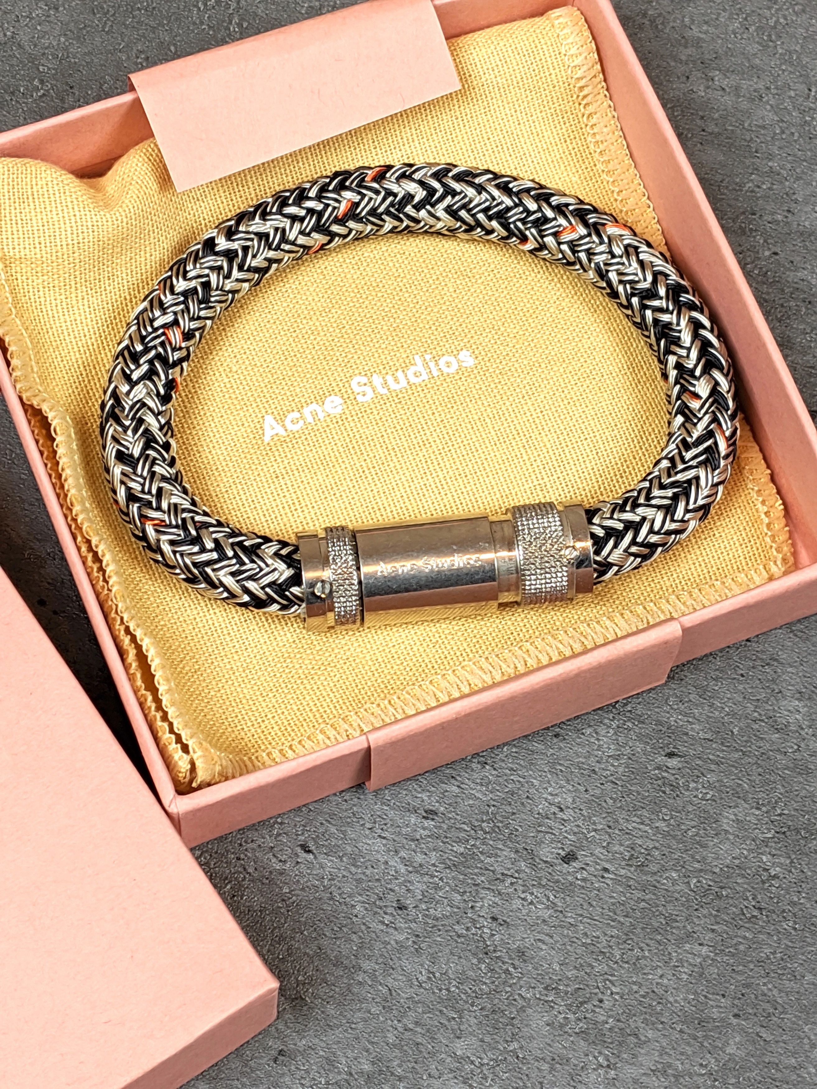 Acne Studios NWT AUX Closure Bracelet 1 Size Ultra Thick Size ONE SIZE - 2 Thumbnail