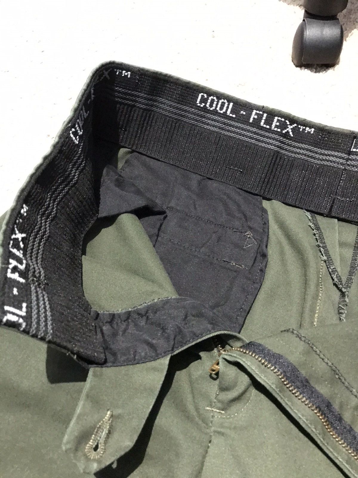 Blkbvr Olive drab cargo pants pleated flared utility stacks pockets Size US 34 / EU 50 - 5 Thumbnail