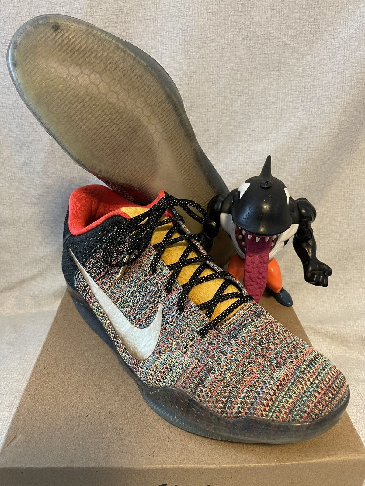 Kobe 11 multicolor flyknit best sale