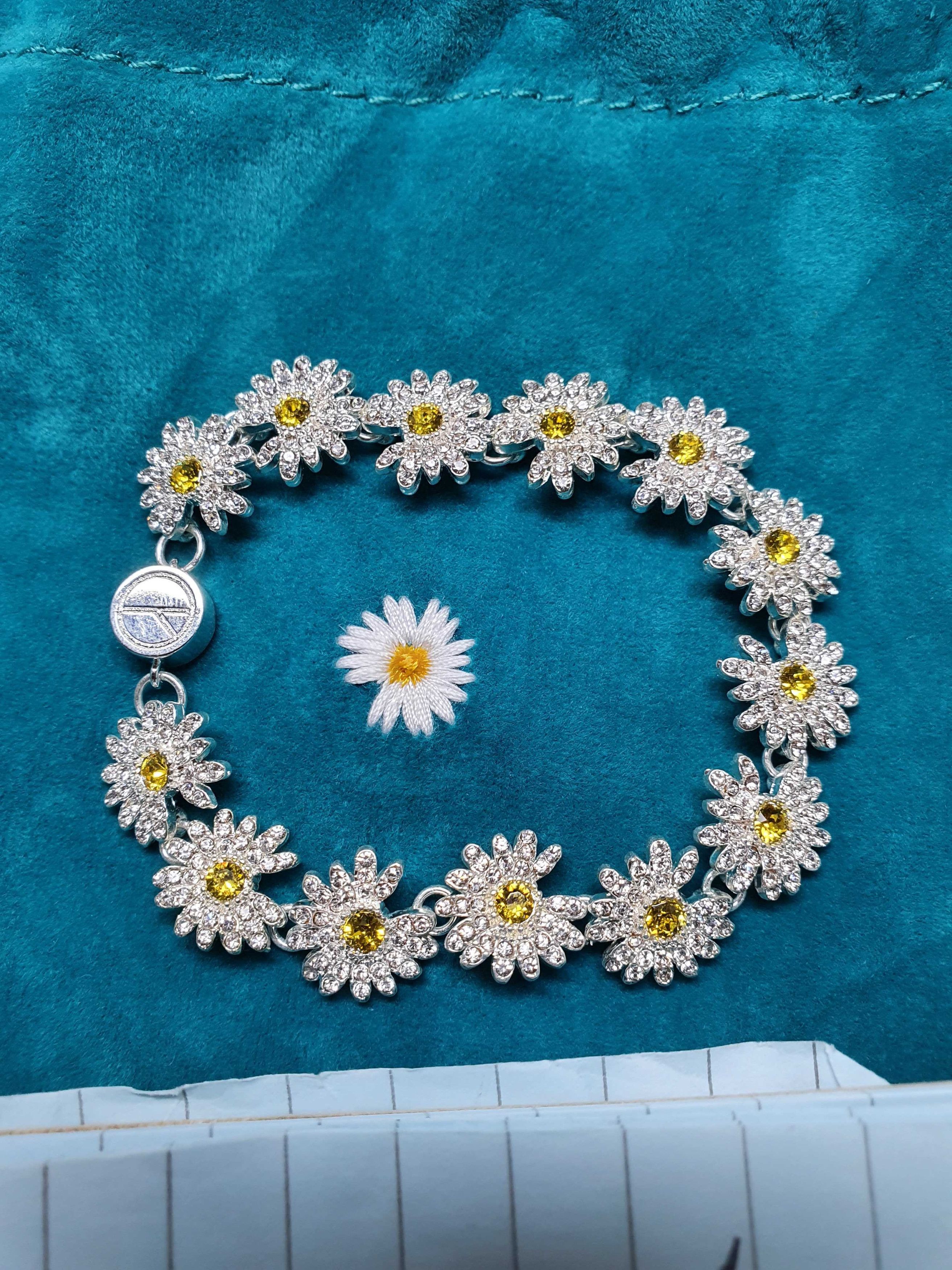 M*a様 PEACEMINUSONE DAISY BRACELET #4 \"Si Daisy bracelet PEACEMINUSONE as seen on G Dragon hypebeast