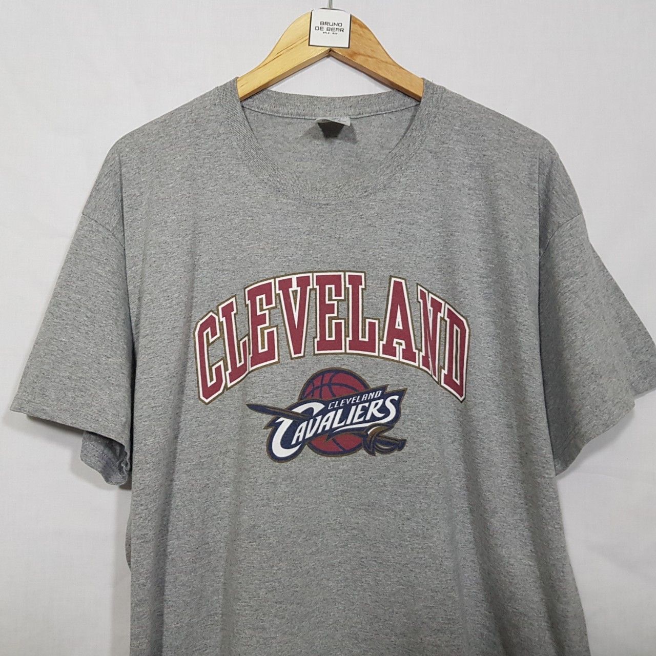 Vintage Cleveland Cavaliers Basketball NBA Shirt James 23