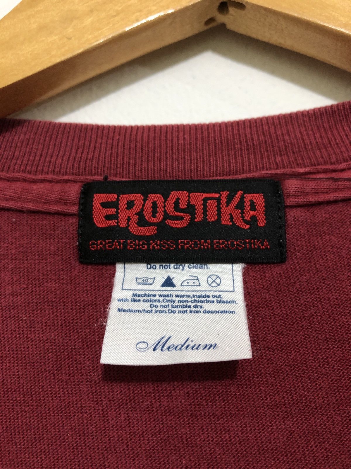 Vintage Vintage 00s Erostika Tockin Jelly Bean Art T-Shirt Size US M / EU 48-50 / 2 - 5 Thumbnail