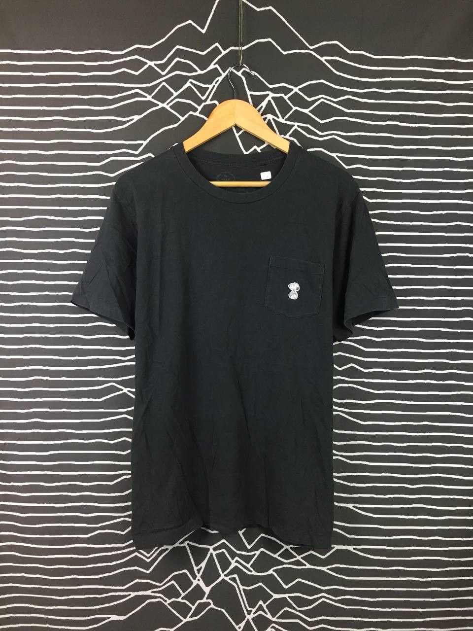 Kaws × Peanuts × Uniqlo Kaws Peanuts Uniqlo Snoopy Pocket Tee Size US XL / EU 56 / 4 - 2 Thumbnail
