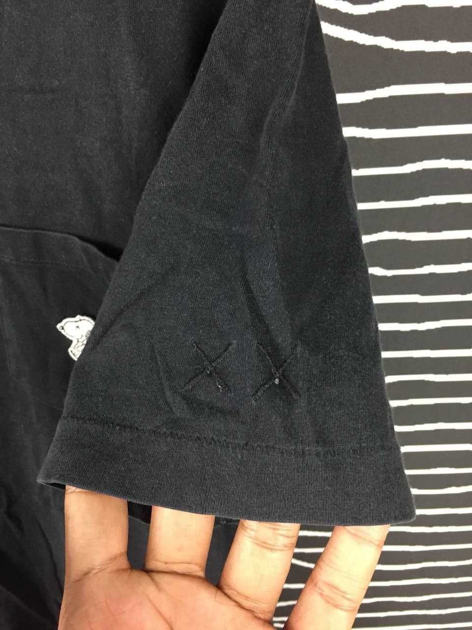 Kaws × Peanuts × Uniqlo Kaws Peanuts Uniqlo Snoopy Pocket Tee Size US XL / EU 56 / 4 - 3 Thumbnail