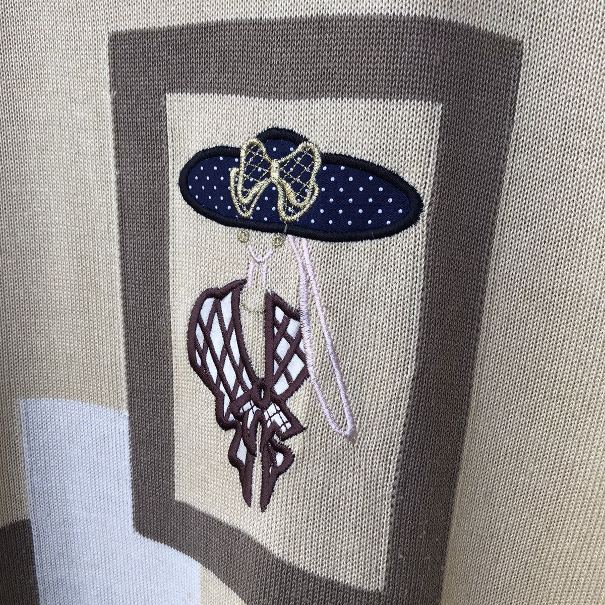 Aran Isles Knitwear Vareuse Tokyo Knit Sweater Embroidery Patches Design Size US L / EU 52-54 / 3 - 8 Thumbnail